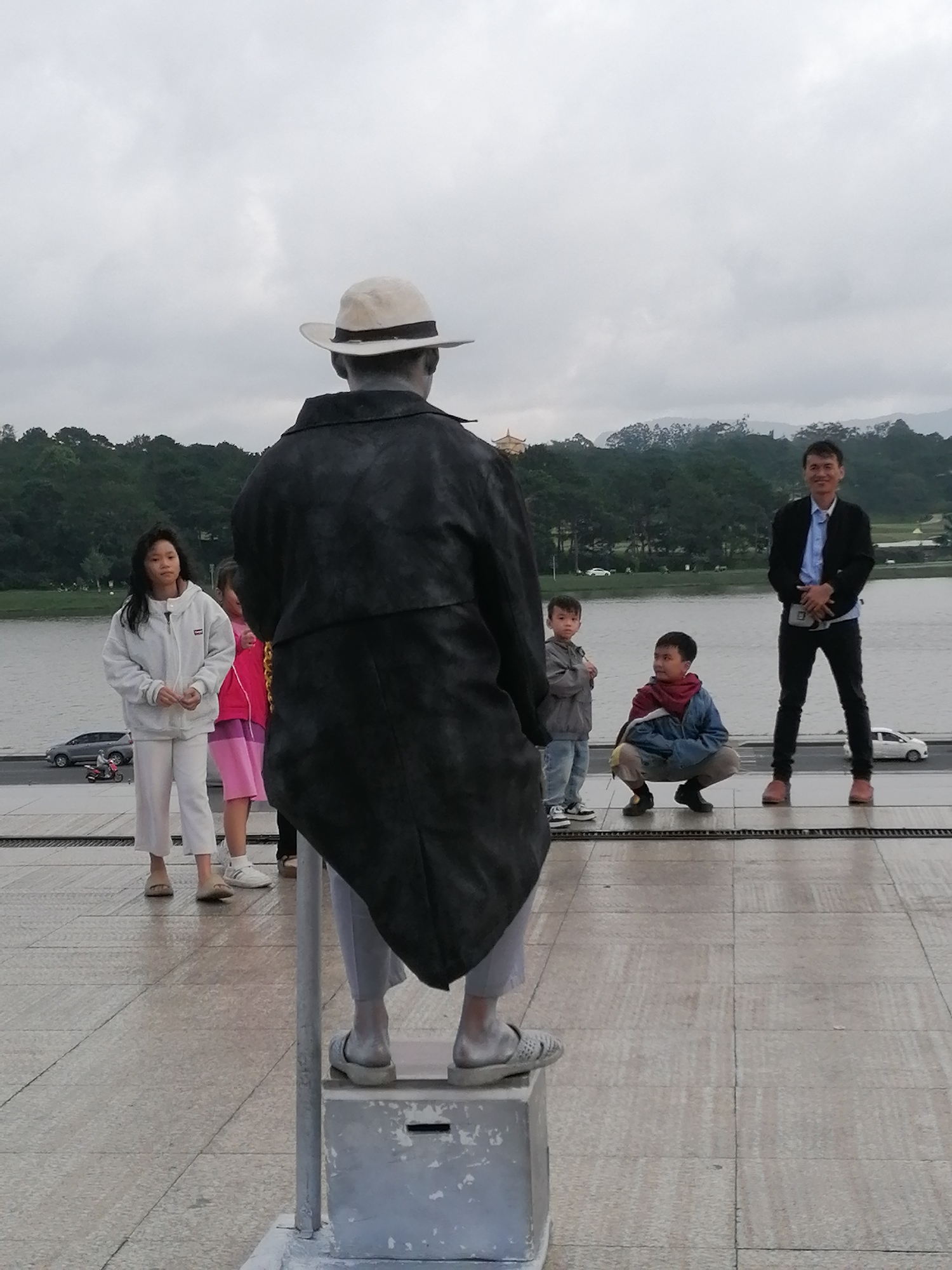 Da Lat public square buzzes with performers, dancers, and festivities