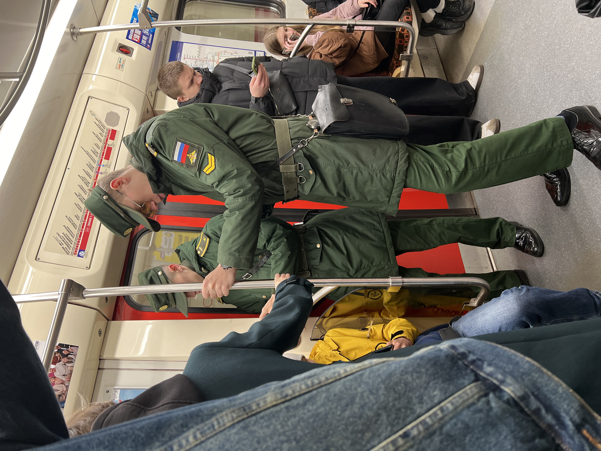 Passengers including military personnel observed on Saint Petersburg train