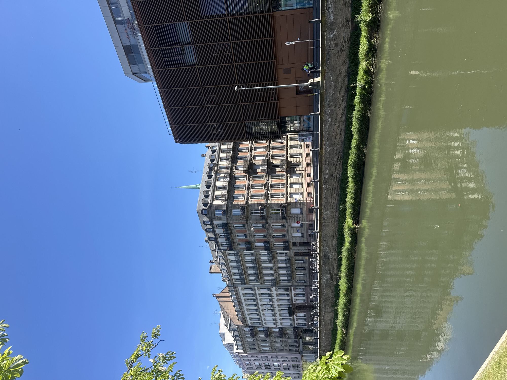 Afternoon canal scenes documented in central Strasbourg