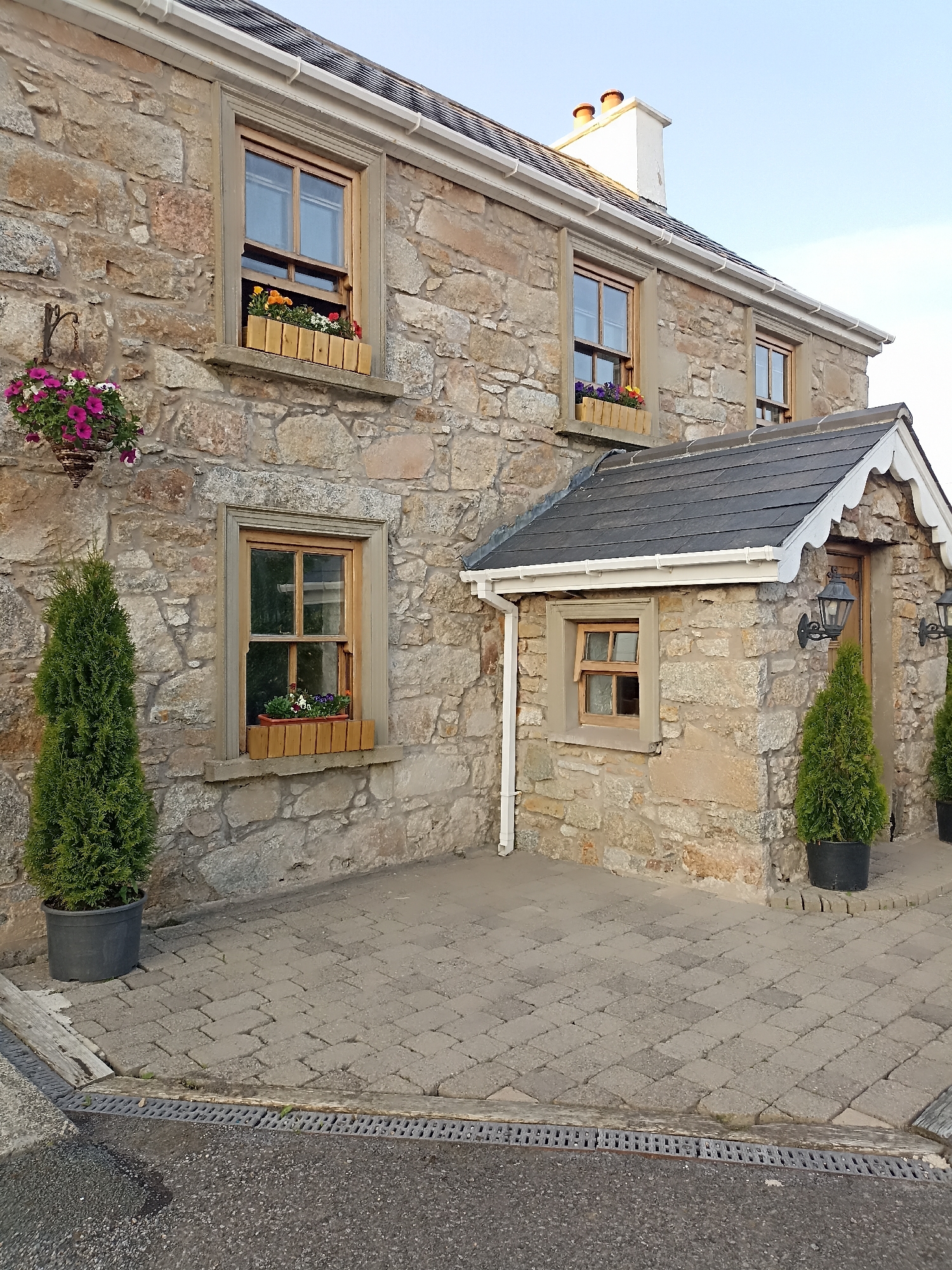Evening stroll through Annagry — streets, gardens, and golden light