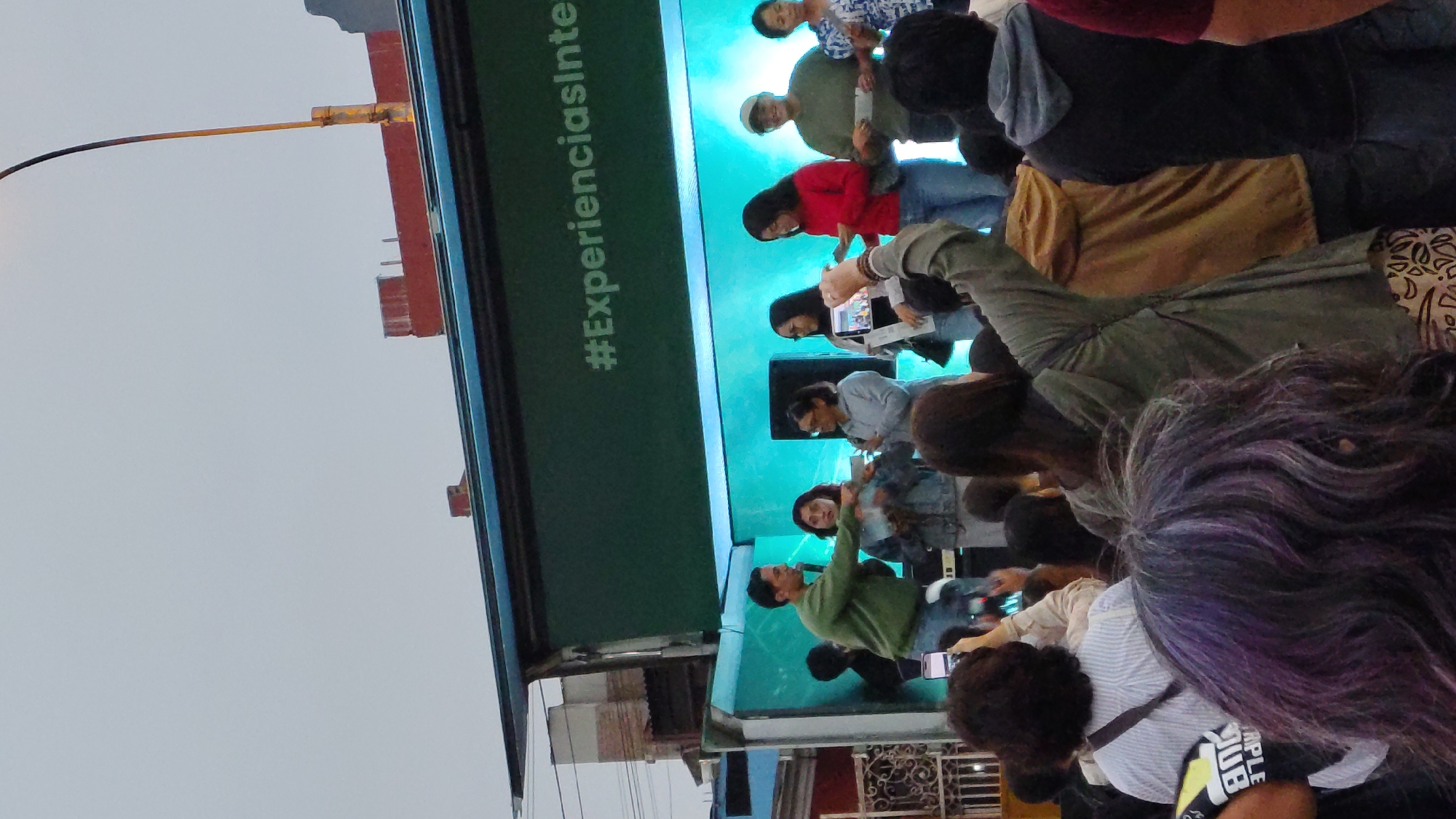 Mobile stage draws crowd in Lima's Barranco district