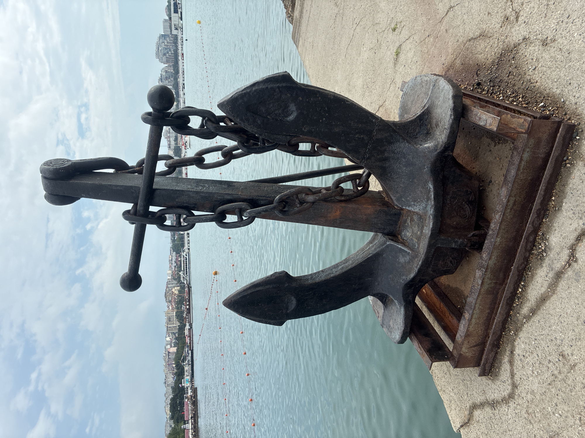 Summer beach scenes documented across Gelendzhik's Black Sea waterfront