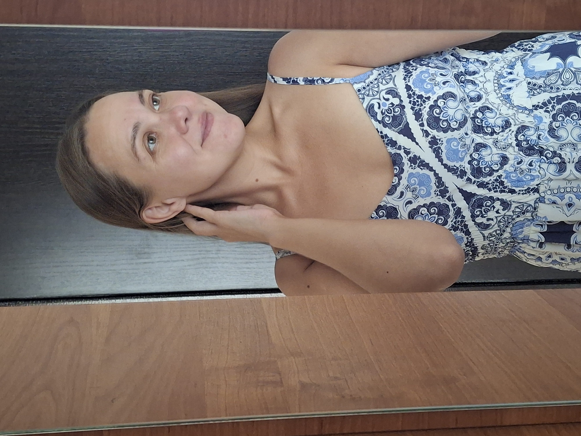 A casual afternoon in Chaikovsky — selfies, flowers, and street life