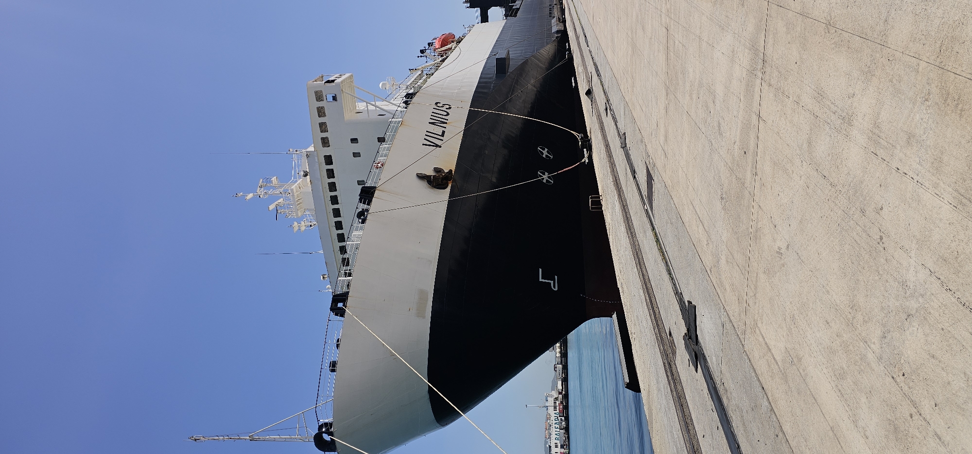 Commercial vessels observed at Algeciras port during routine operations