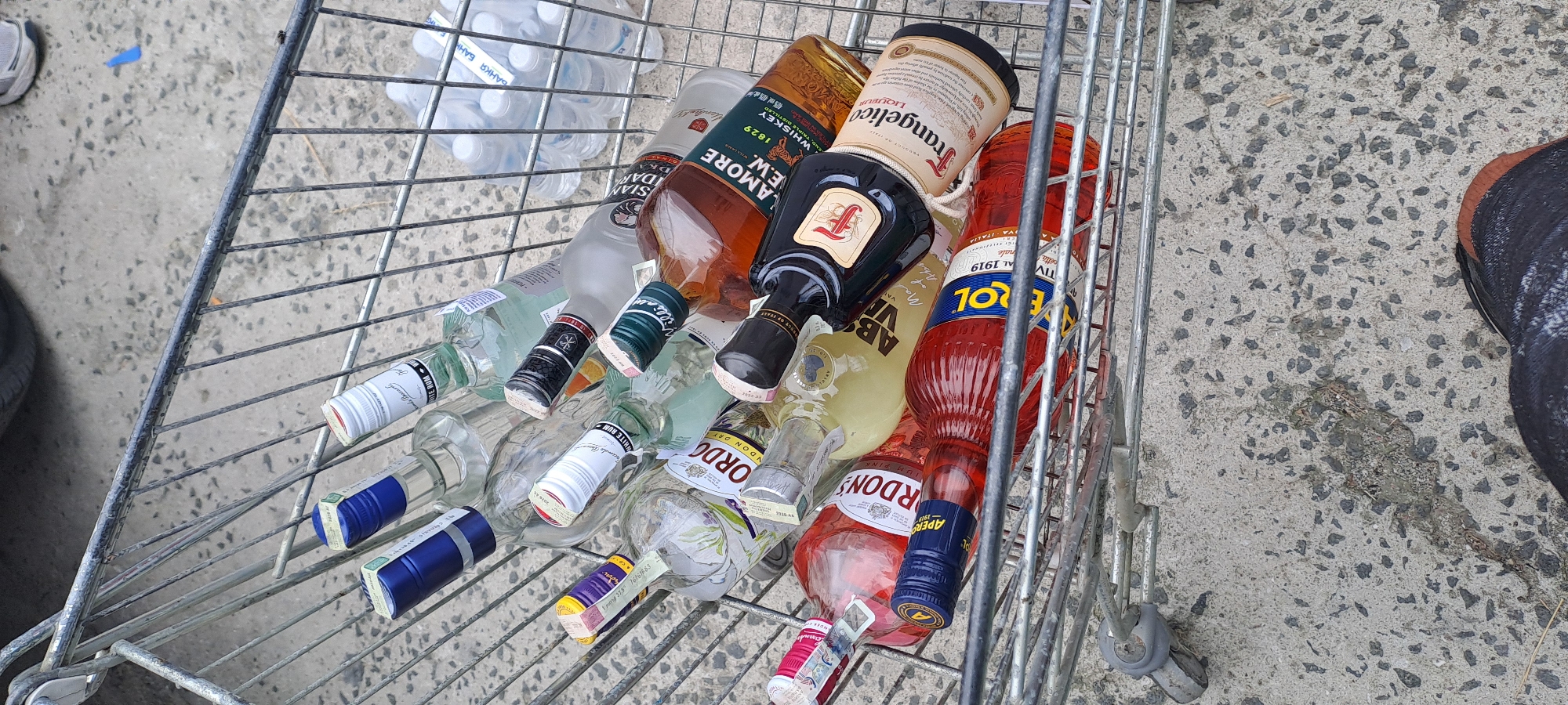 Beverage storage operations documented in Velika, Bulgaria