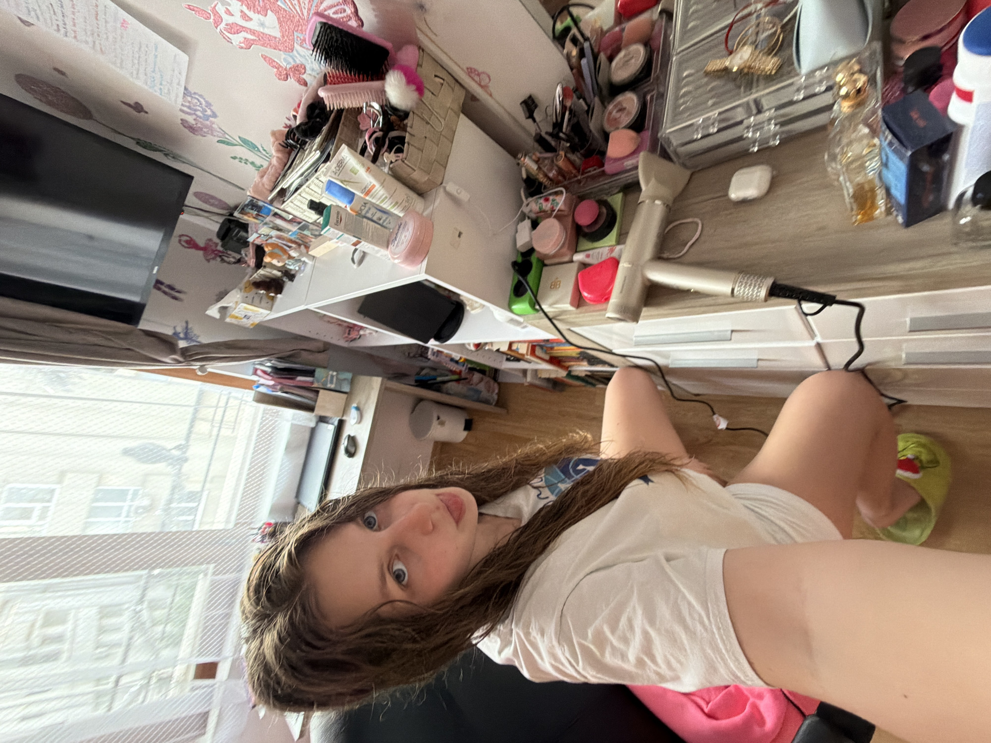 Woman documents afternoon of gaming and selfies in Burgas