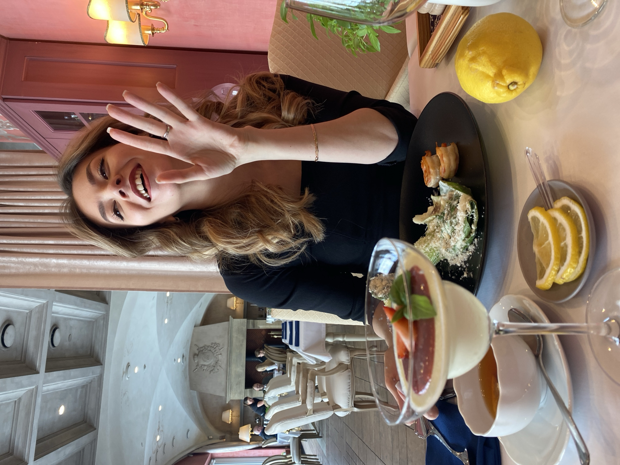 Women enjoy morning dining in Yekaterinburg restaurants