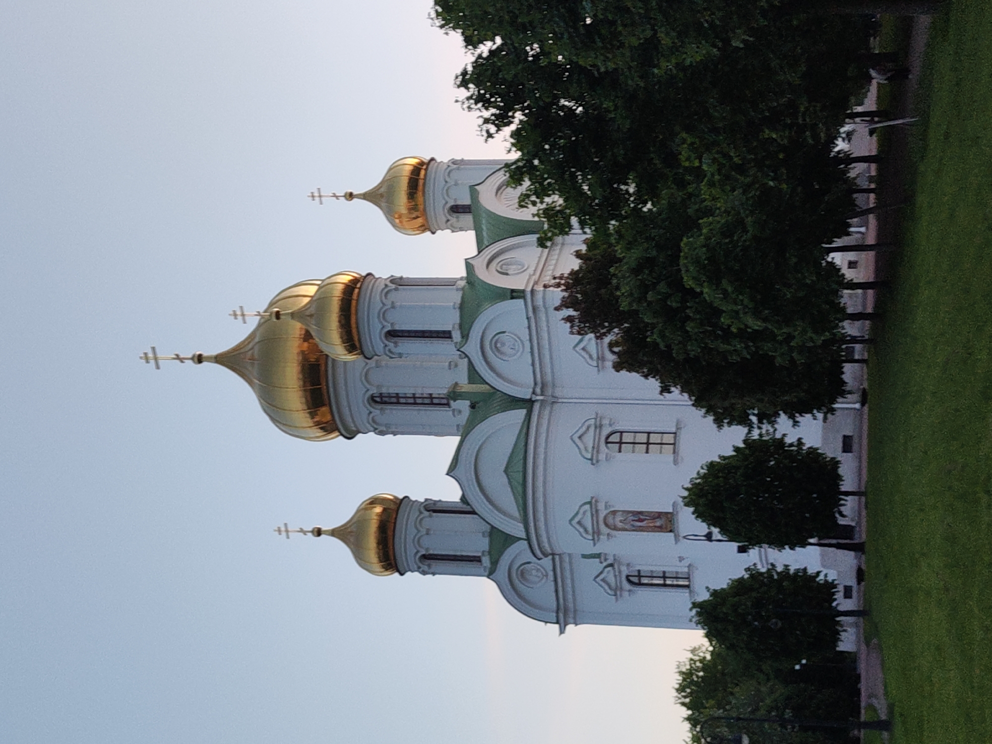 Spring evening stroll documented across historic Pushkin, Russia