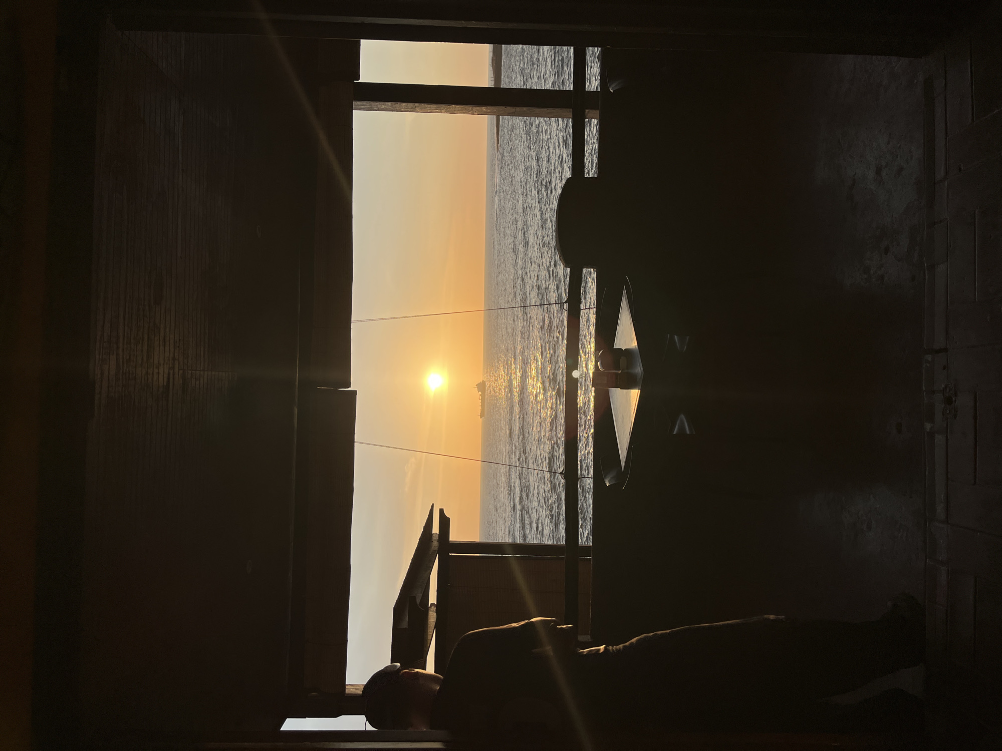 Quiet moments captured in Arica: sunset rest, daytime dining