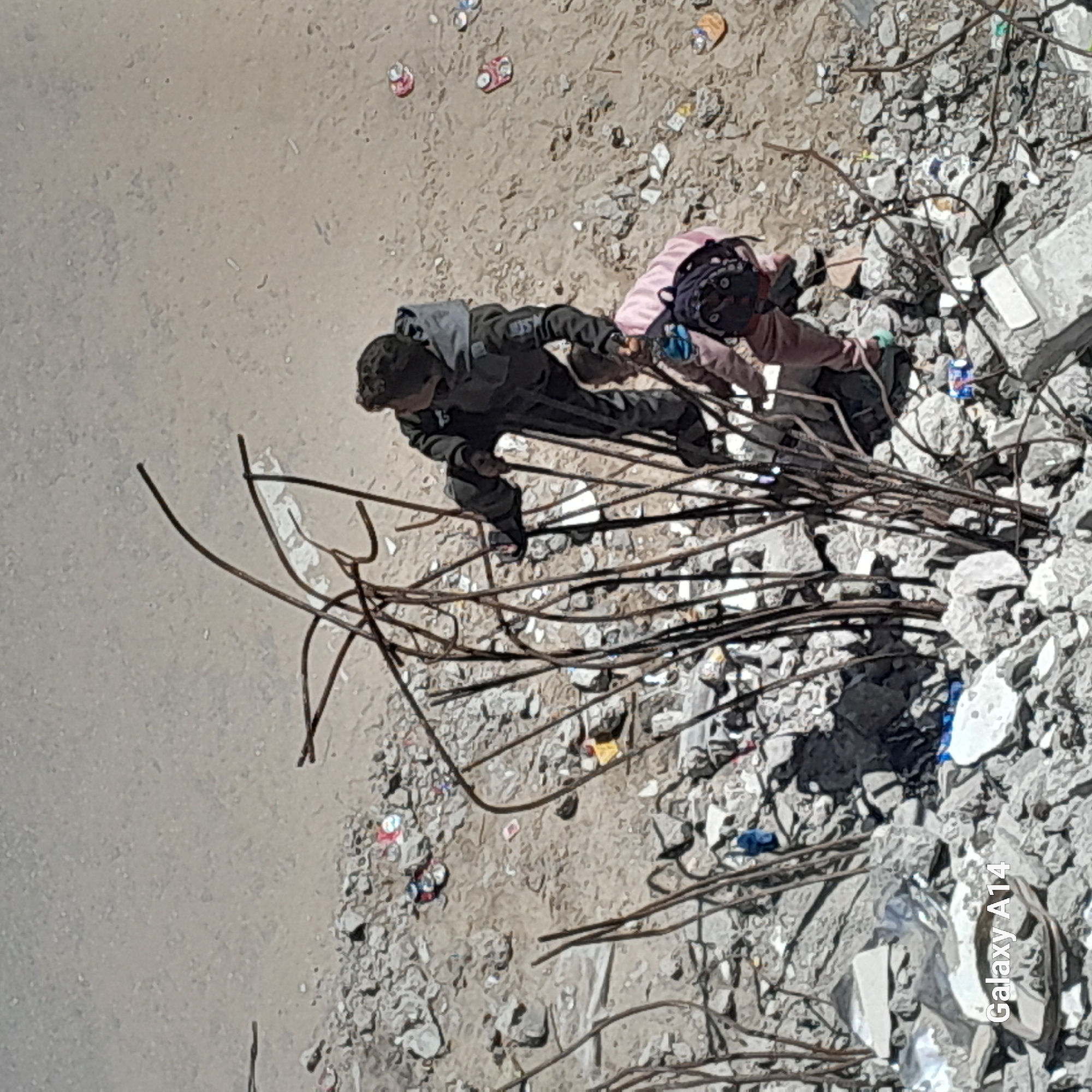 Widespread destruction and refugee camps documented in Khan Yunis