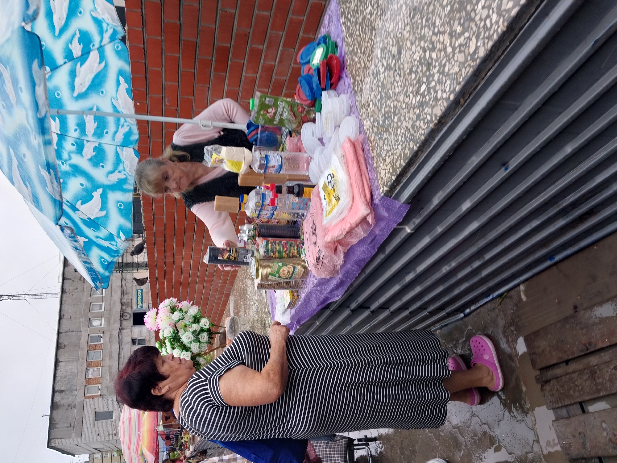Rainy morning at a Dnipro street market
