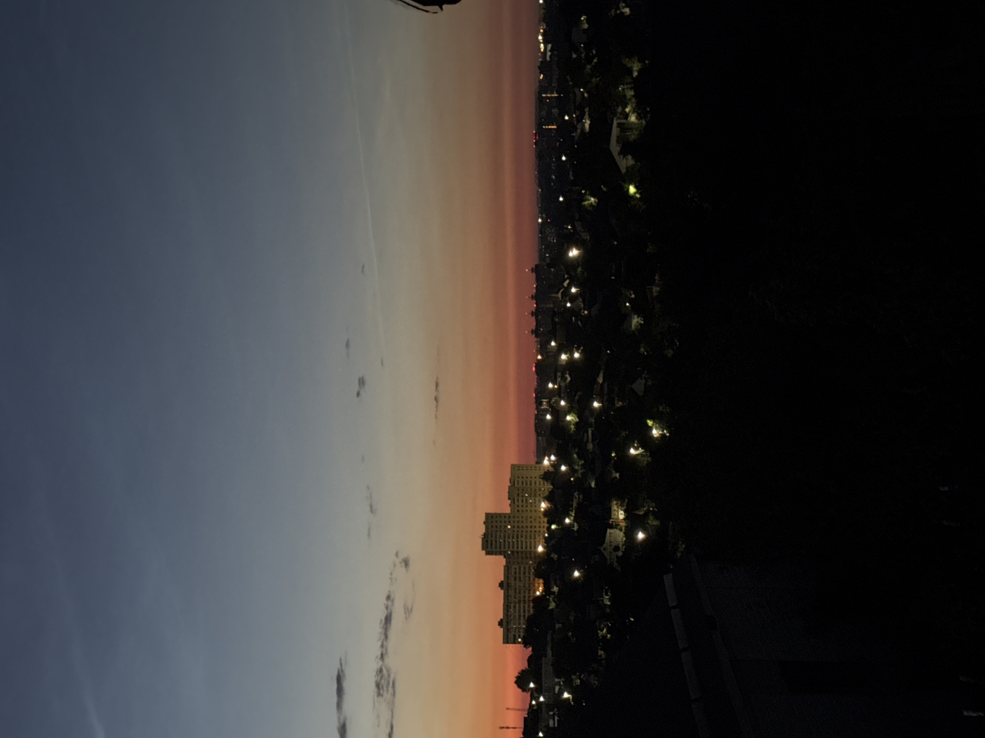 Dusk settles over Novaya Usman' in three quick takes