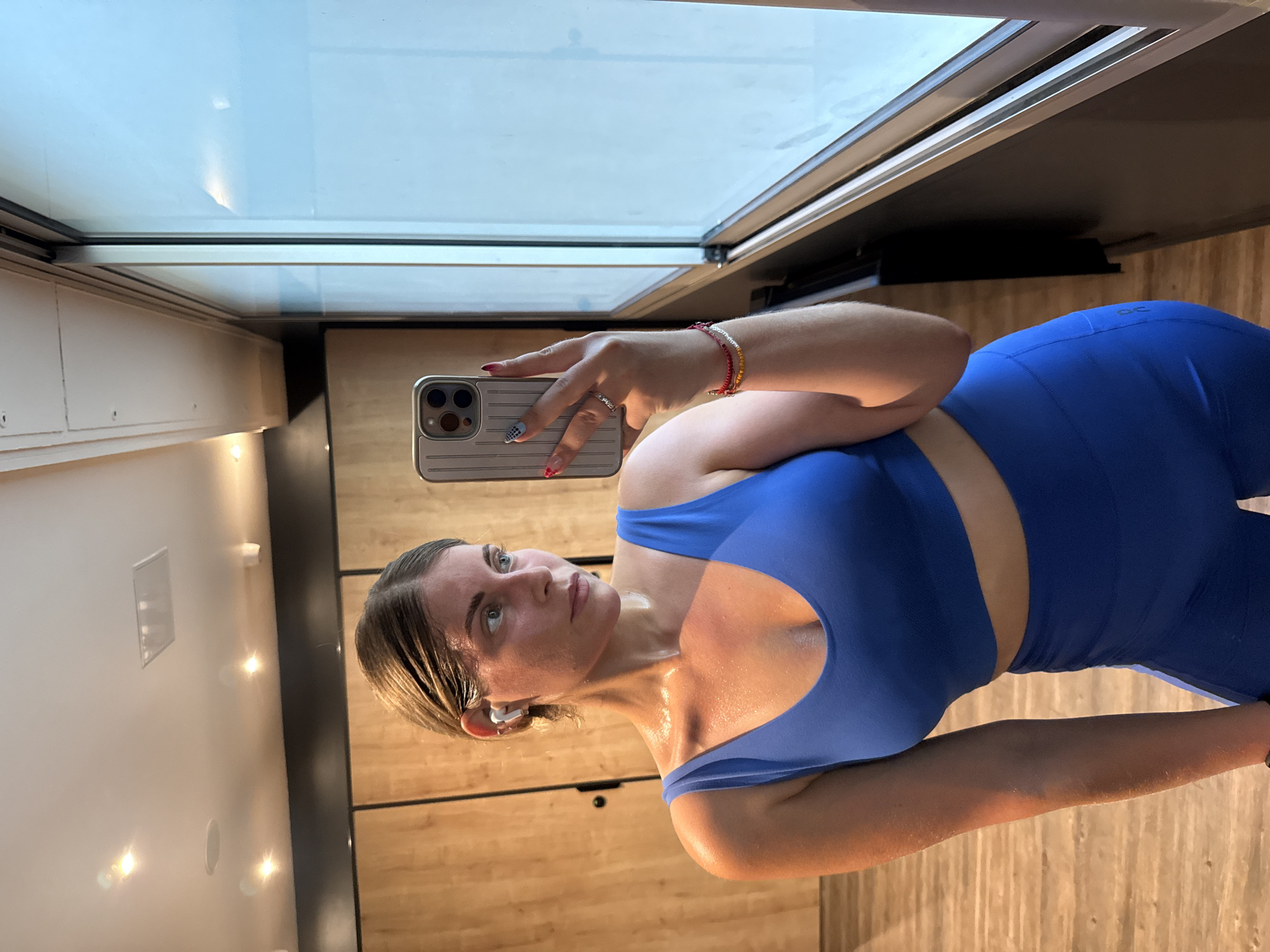 Paris gym session: 45 minutes on the treadmill, 513 calories