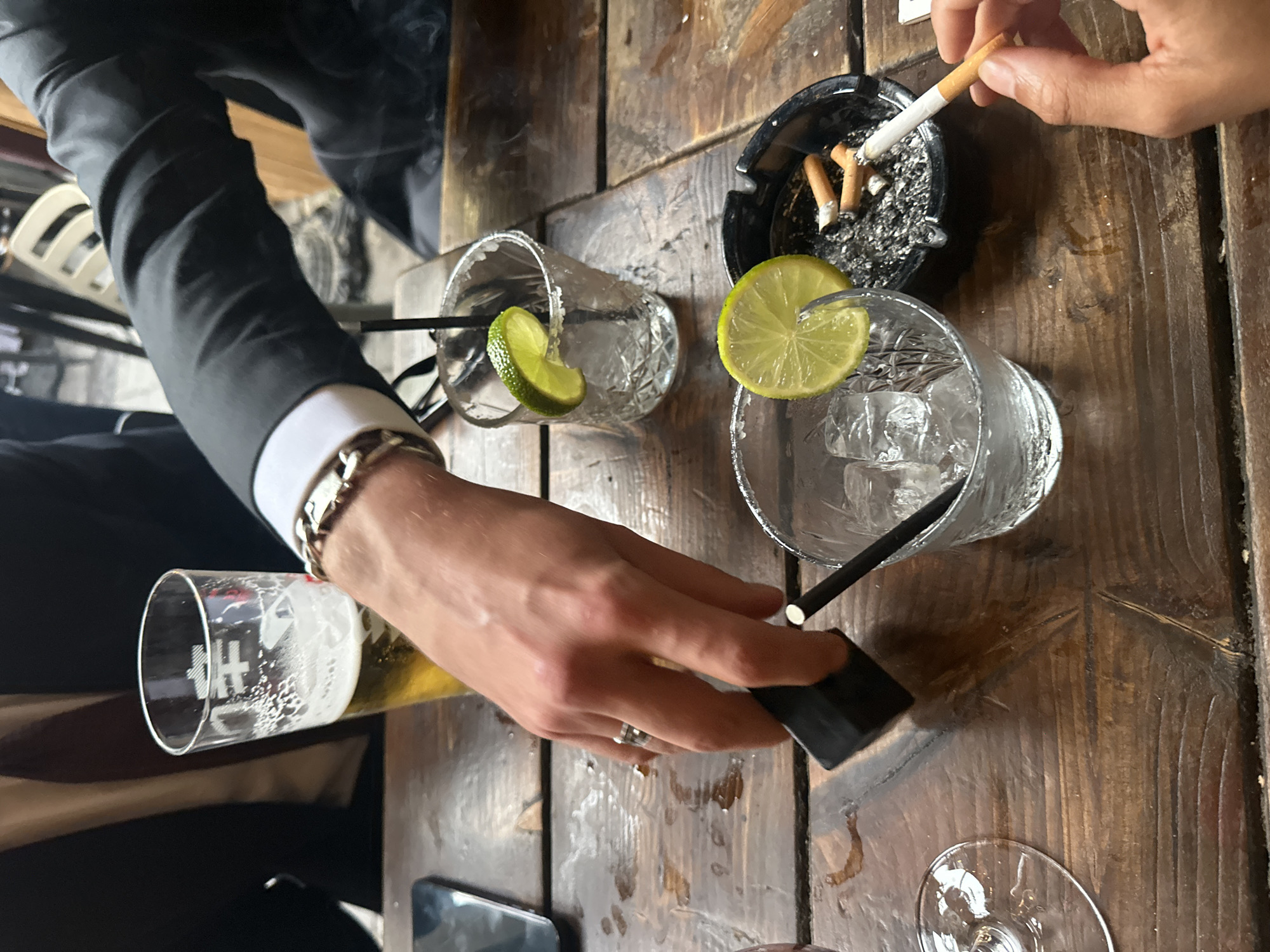 London evening scenes: pub activity and residential photography documented