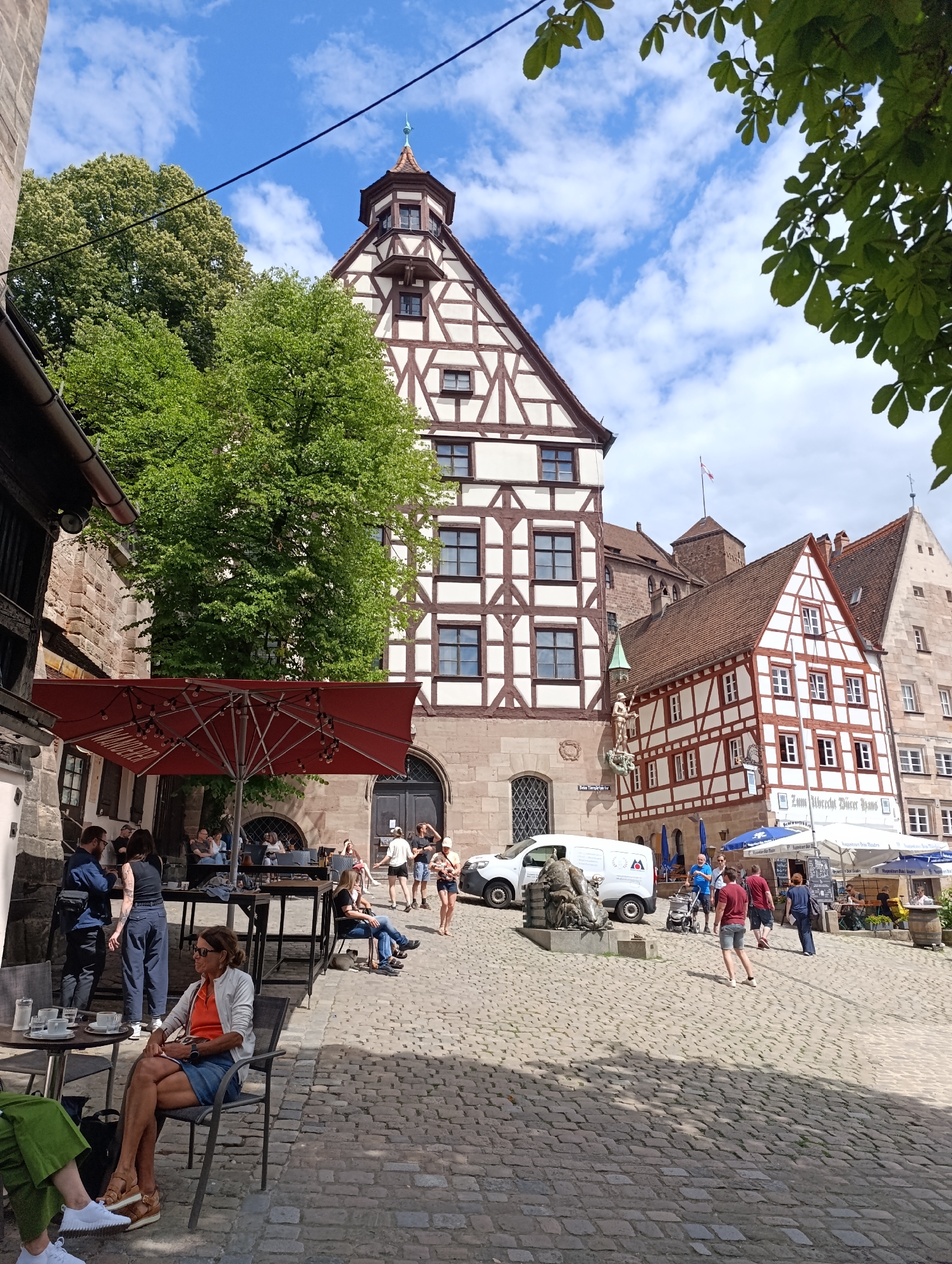 Morning stroll through Nuremberg's old town around St. Lorenz Church
