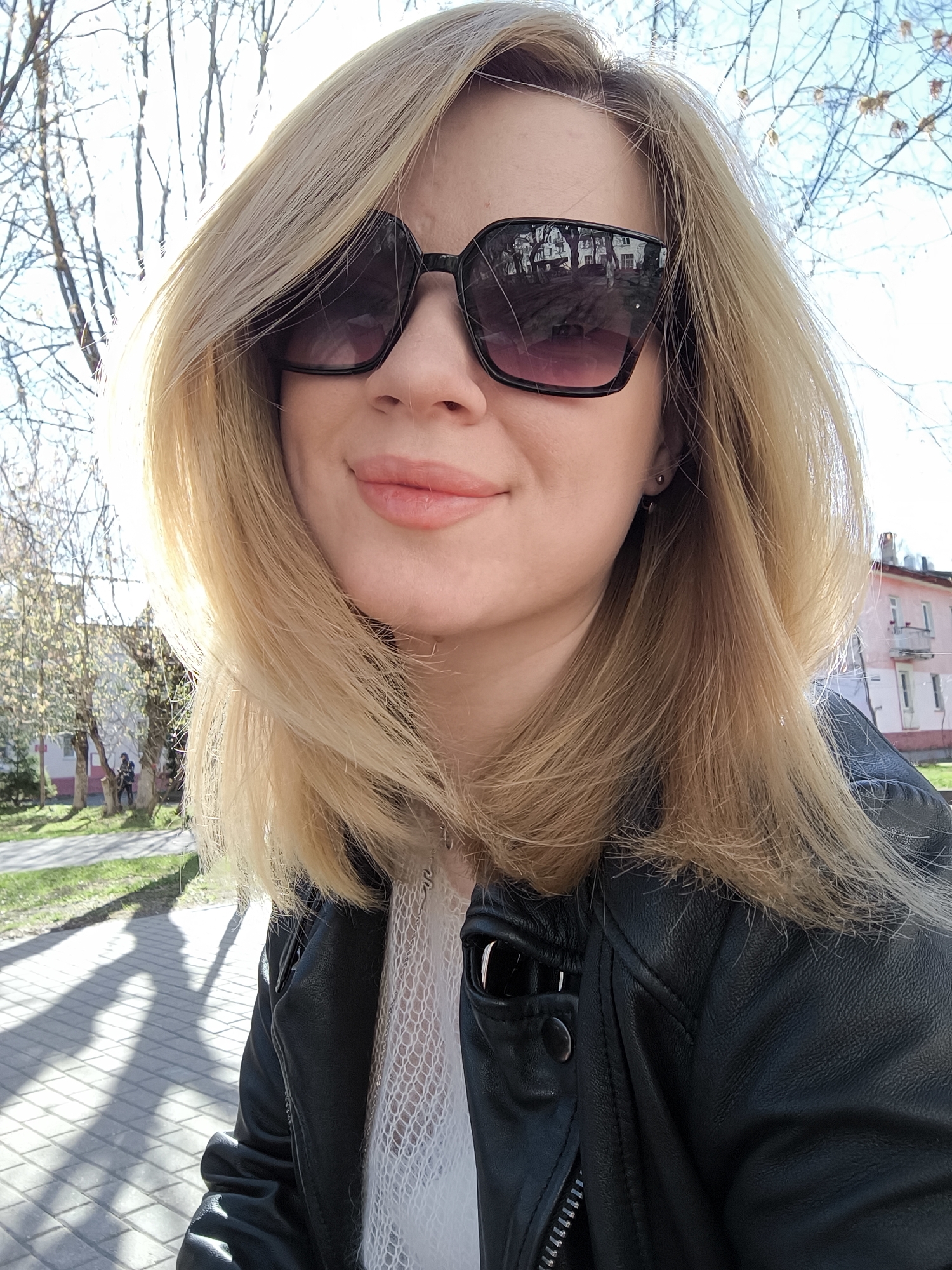Spring day casual moments captured in Fryazino, Russia