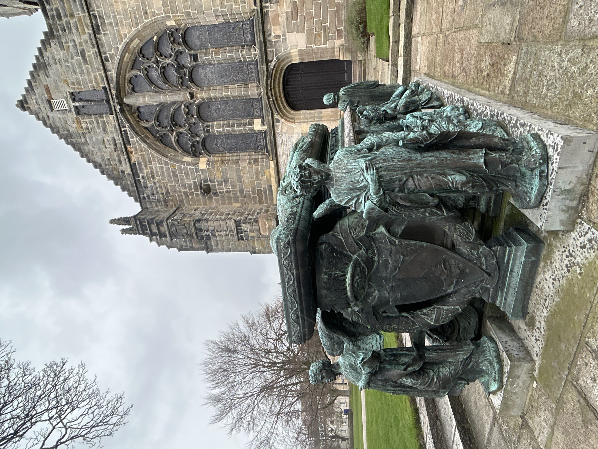 Tourist documents Aberdeen's historic landmarks in 12-minute walking tour
