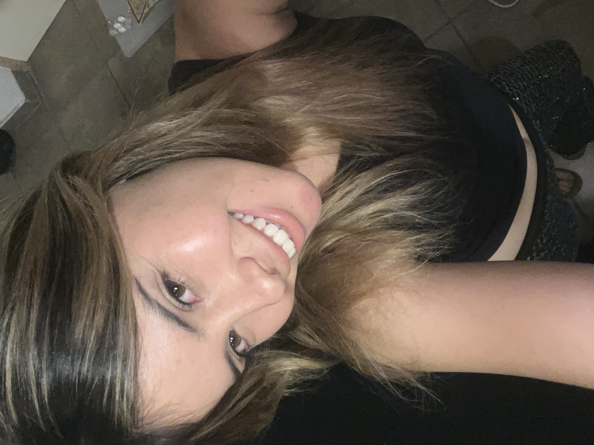 Woman photographed in selfies in Sumalao, Argentina