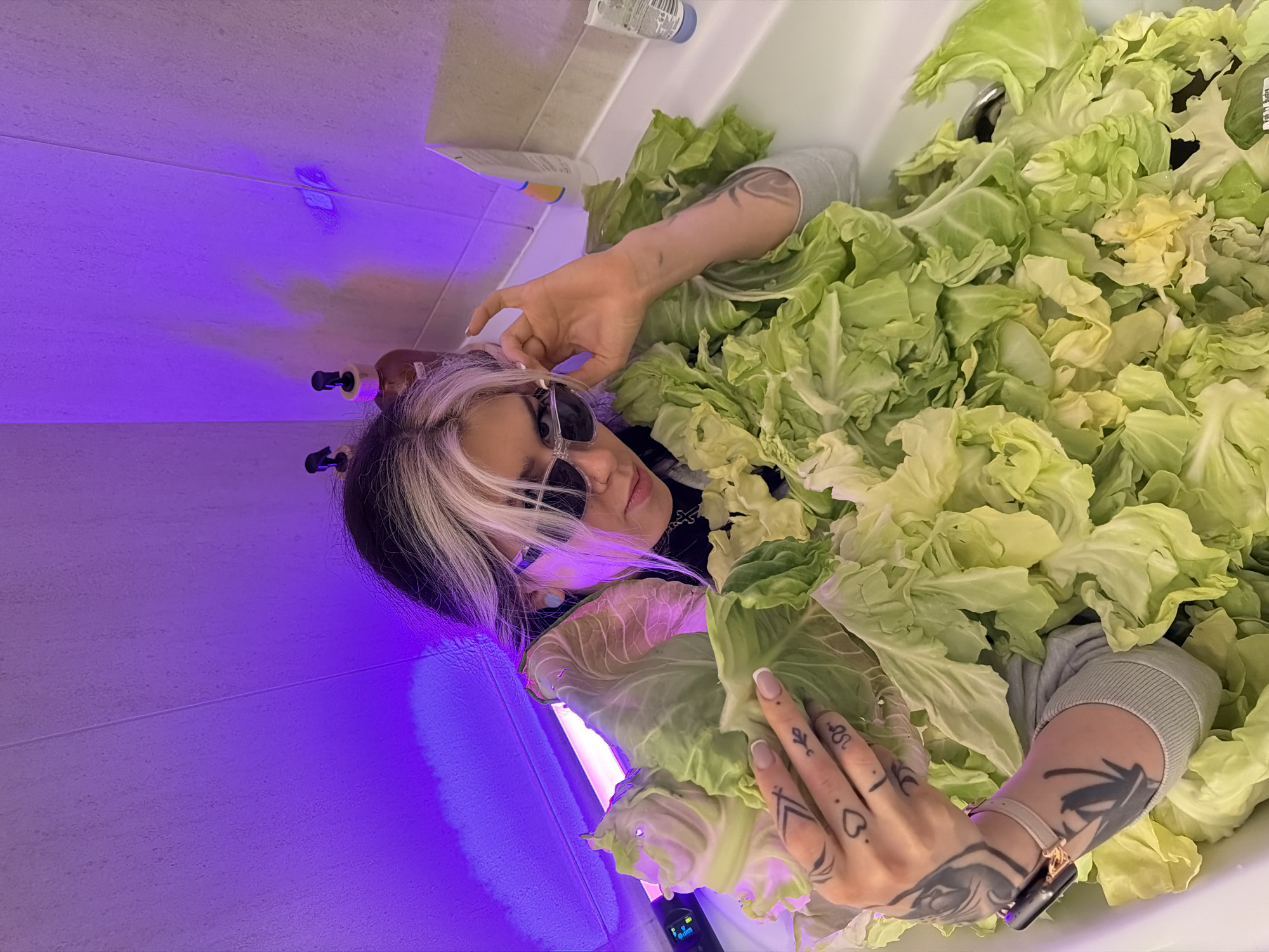 Person bathes in cabbage-filled tub in Budva