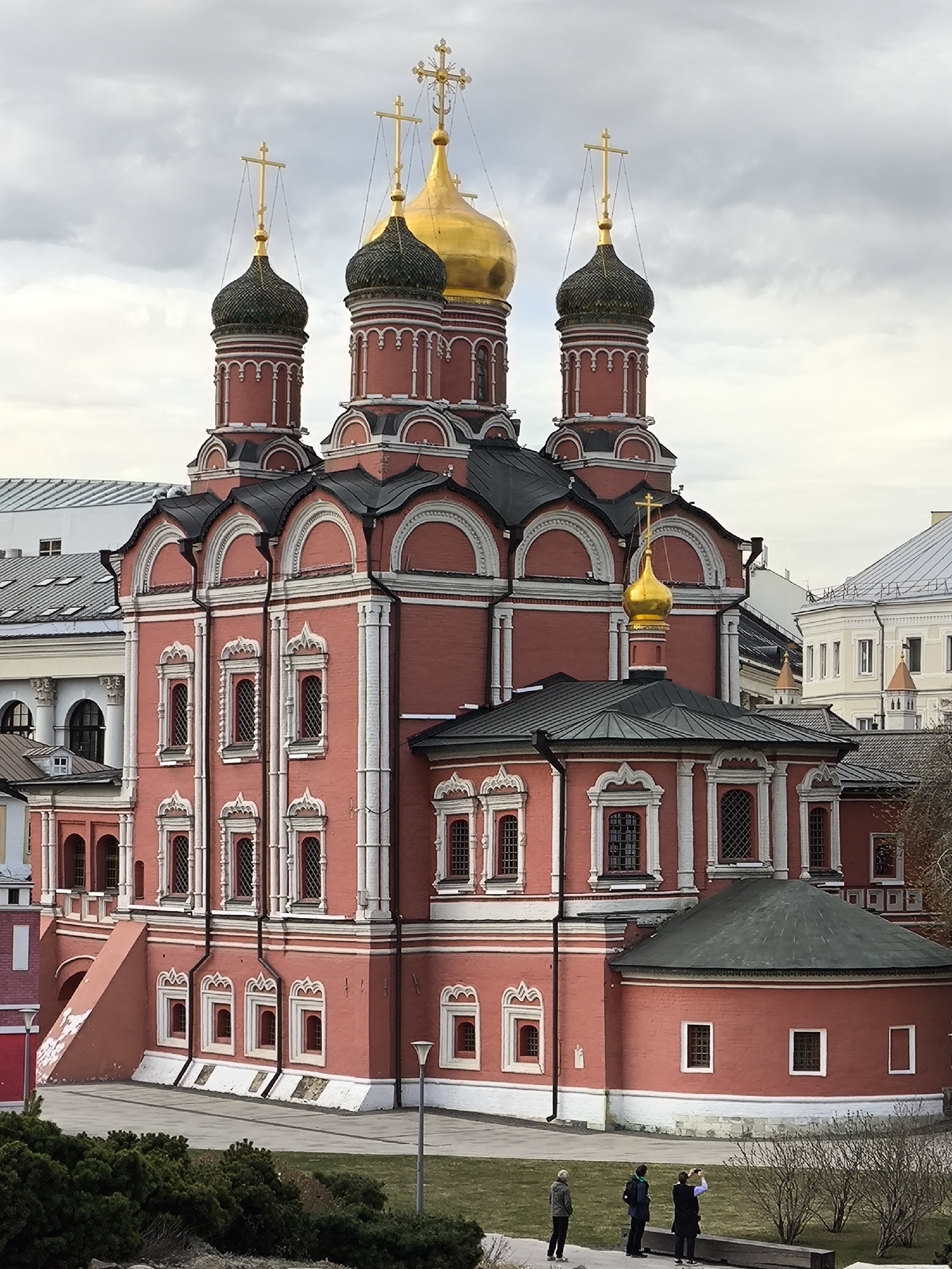 Spring blooms documented near Orthodox churches in Russian city