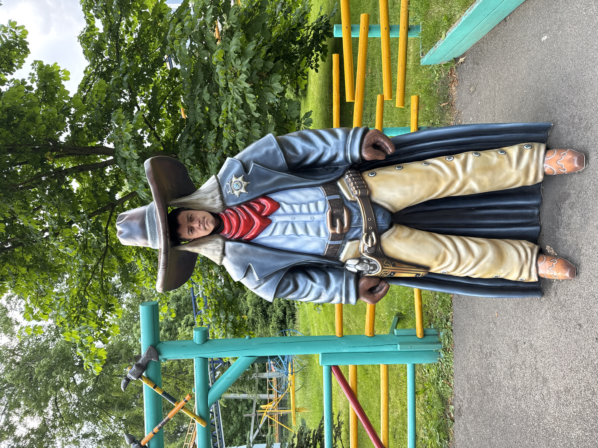Amusement park visit with mirrors and statues in Saint Petersburg