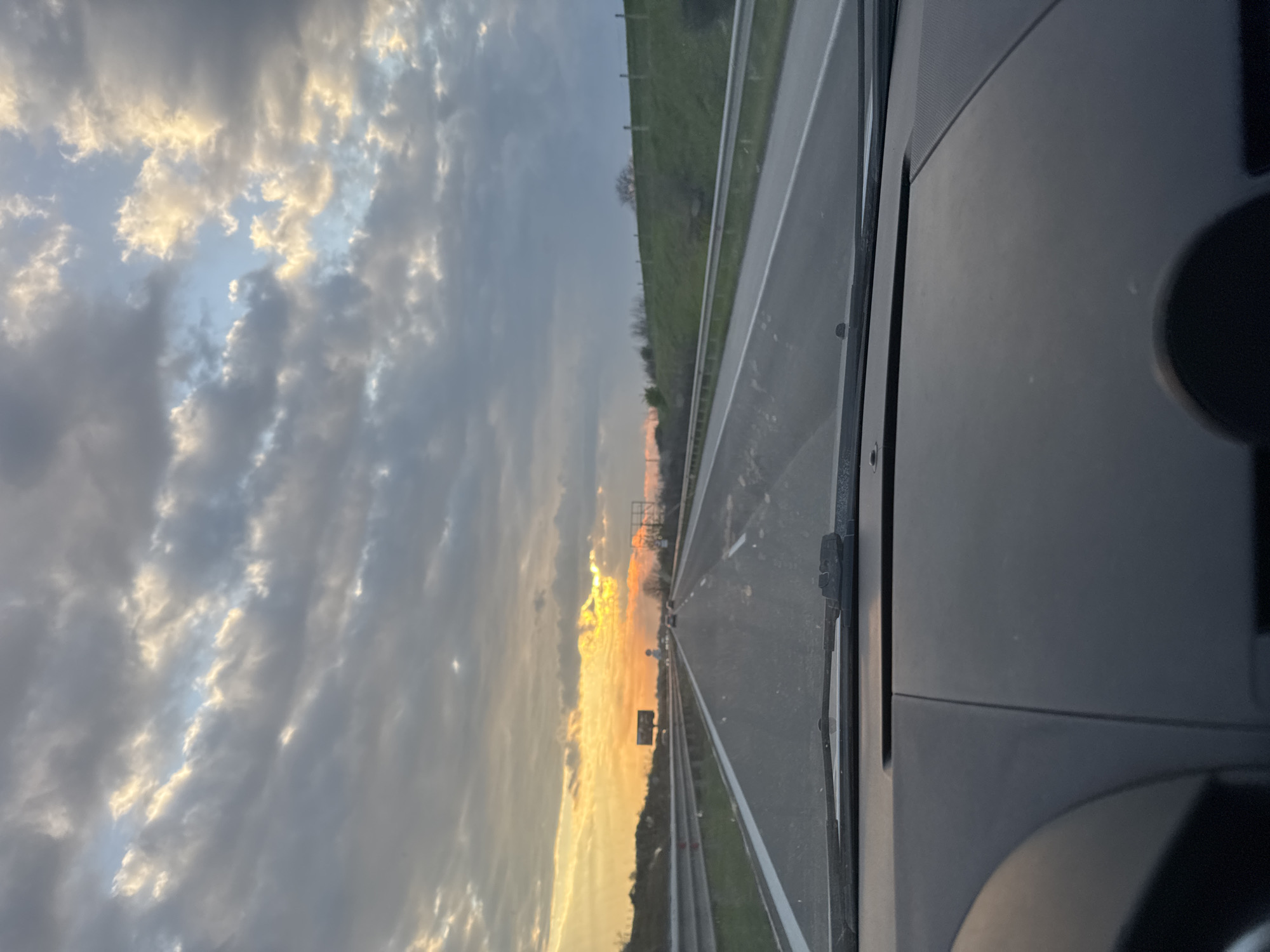Driver captures highway view near Orizovo, Bulgaria