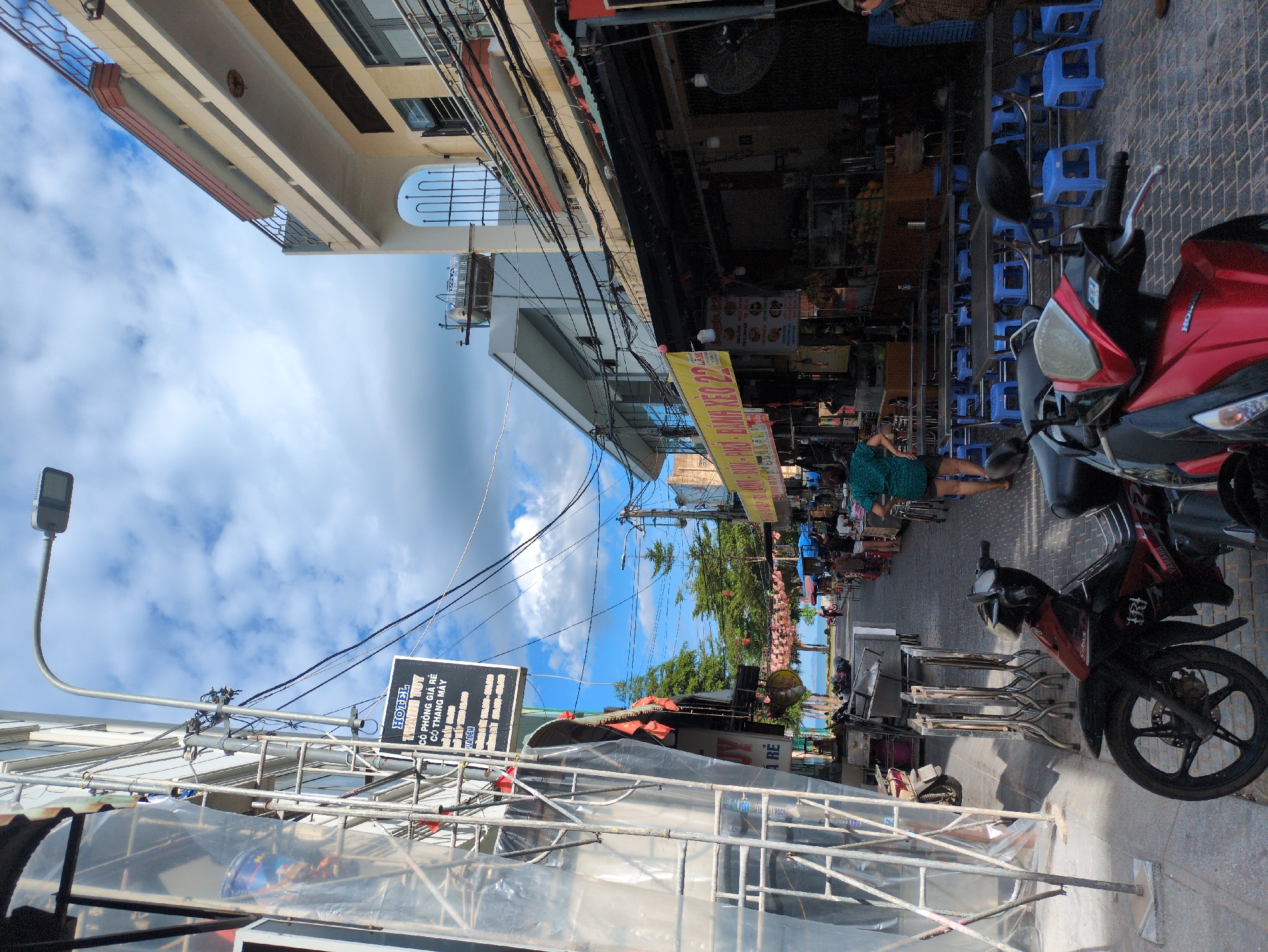 Street and beach scenes from Quy Nhon, Vietnam
