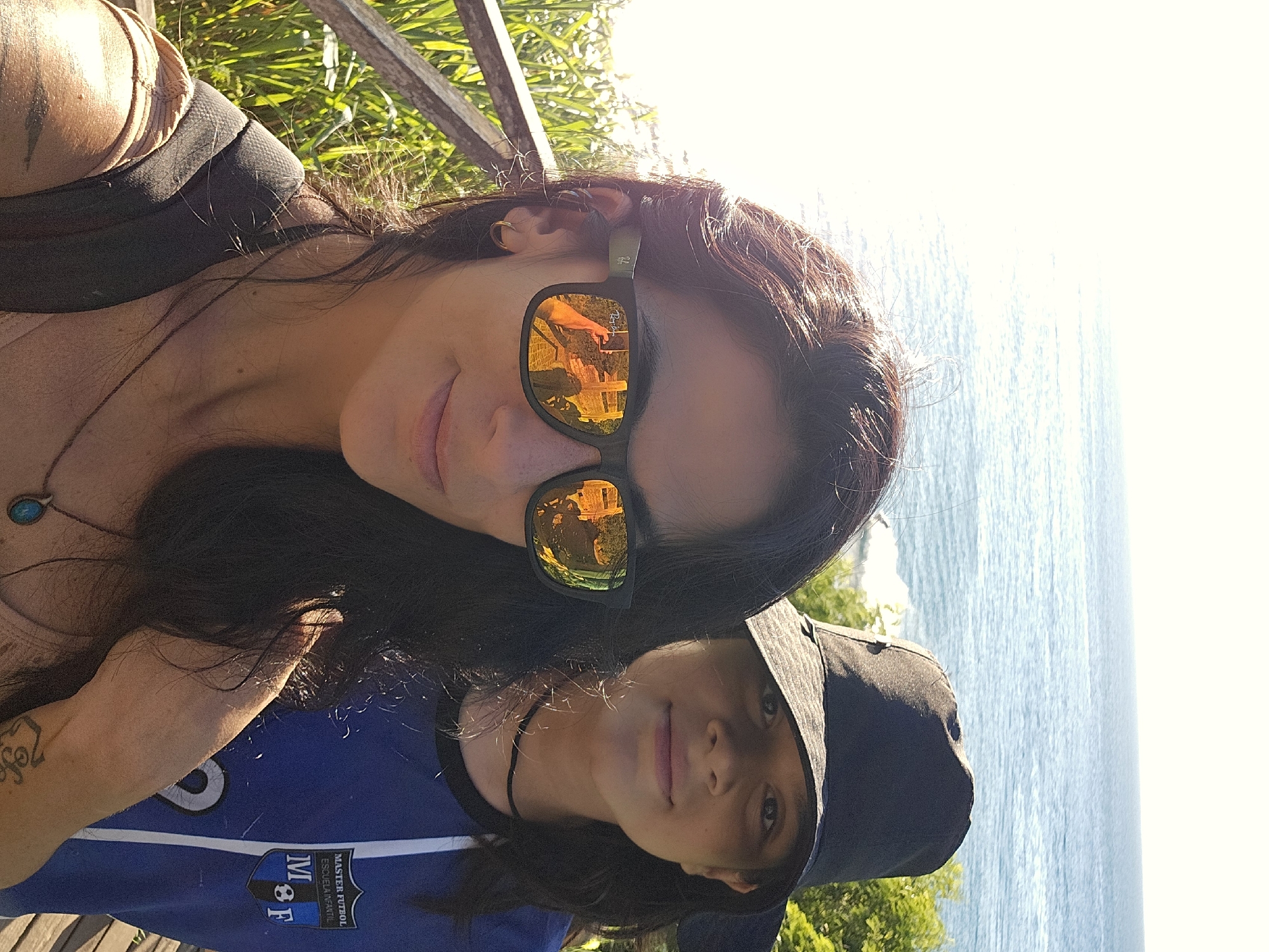 Family moments captured along Búzios coastline in Brazil