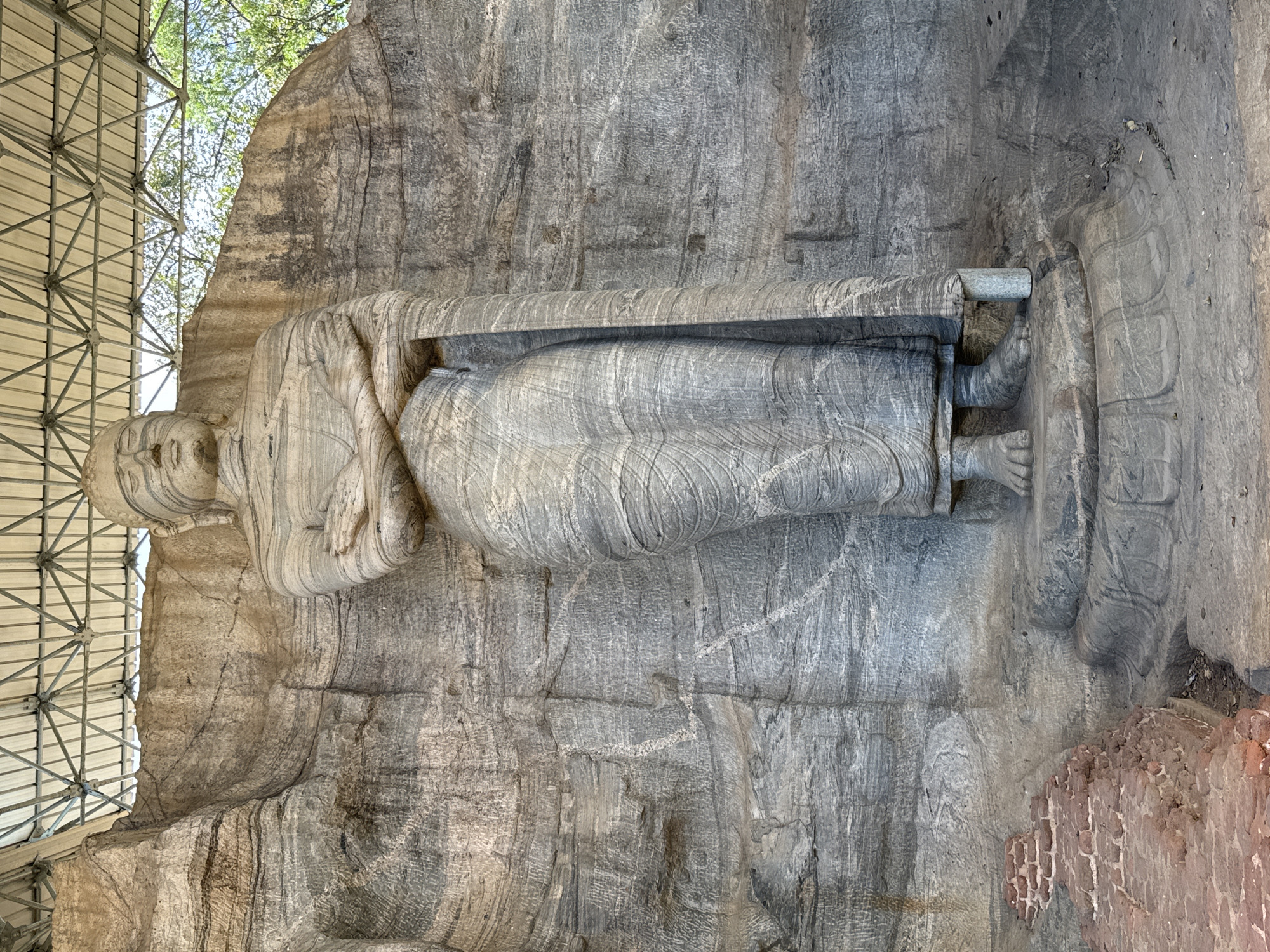 Morning visit captures ancient Buddha statues and wildlife in Polonnaruwa
