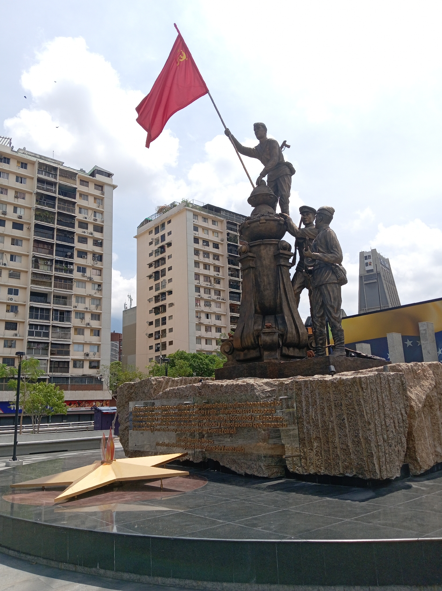 Routine urban scenes documented across Caracas over three hours