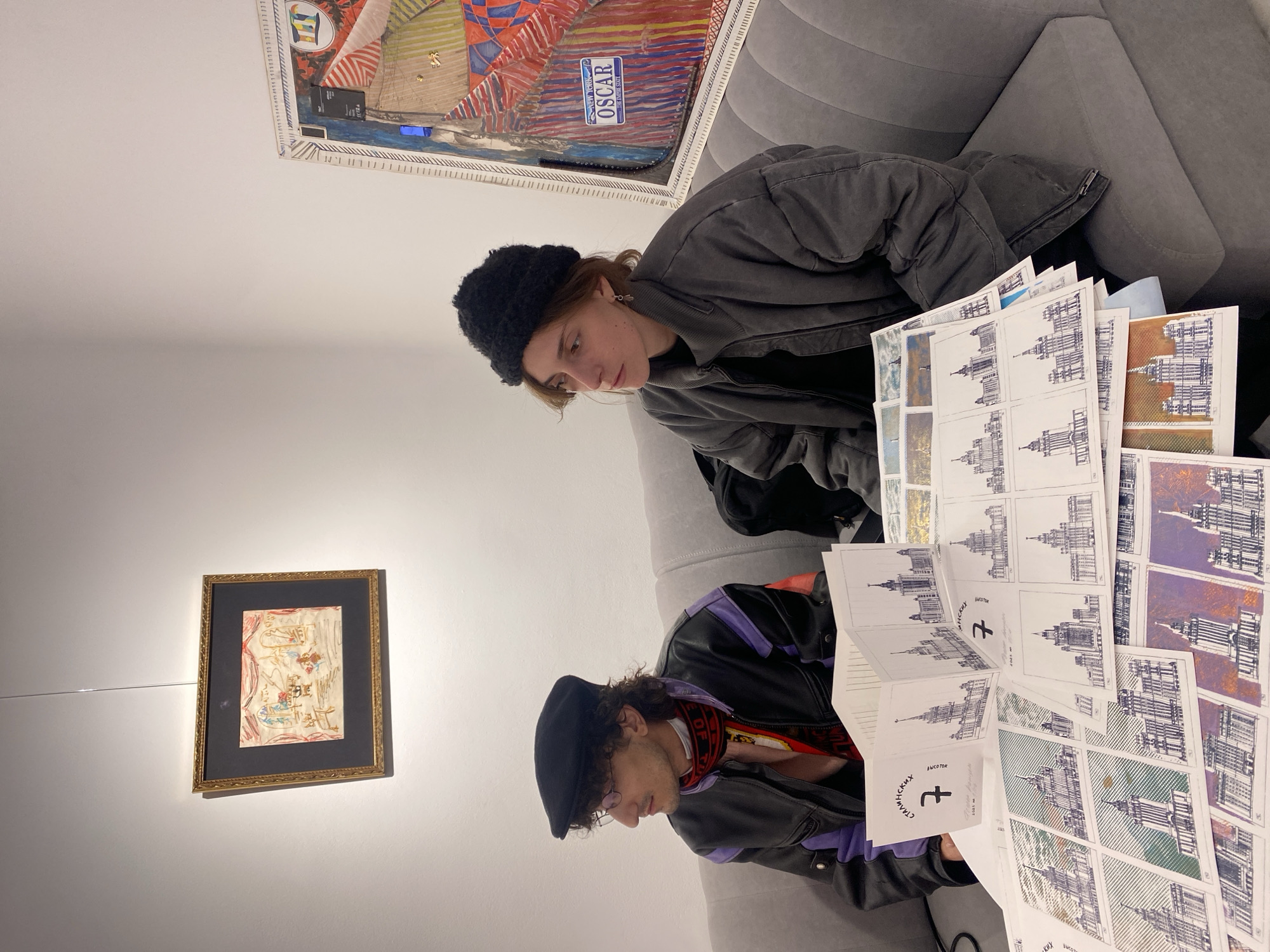 Art viewing and piano playing observed simultaneously in Moscow