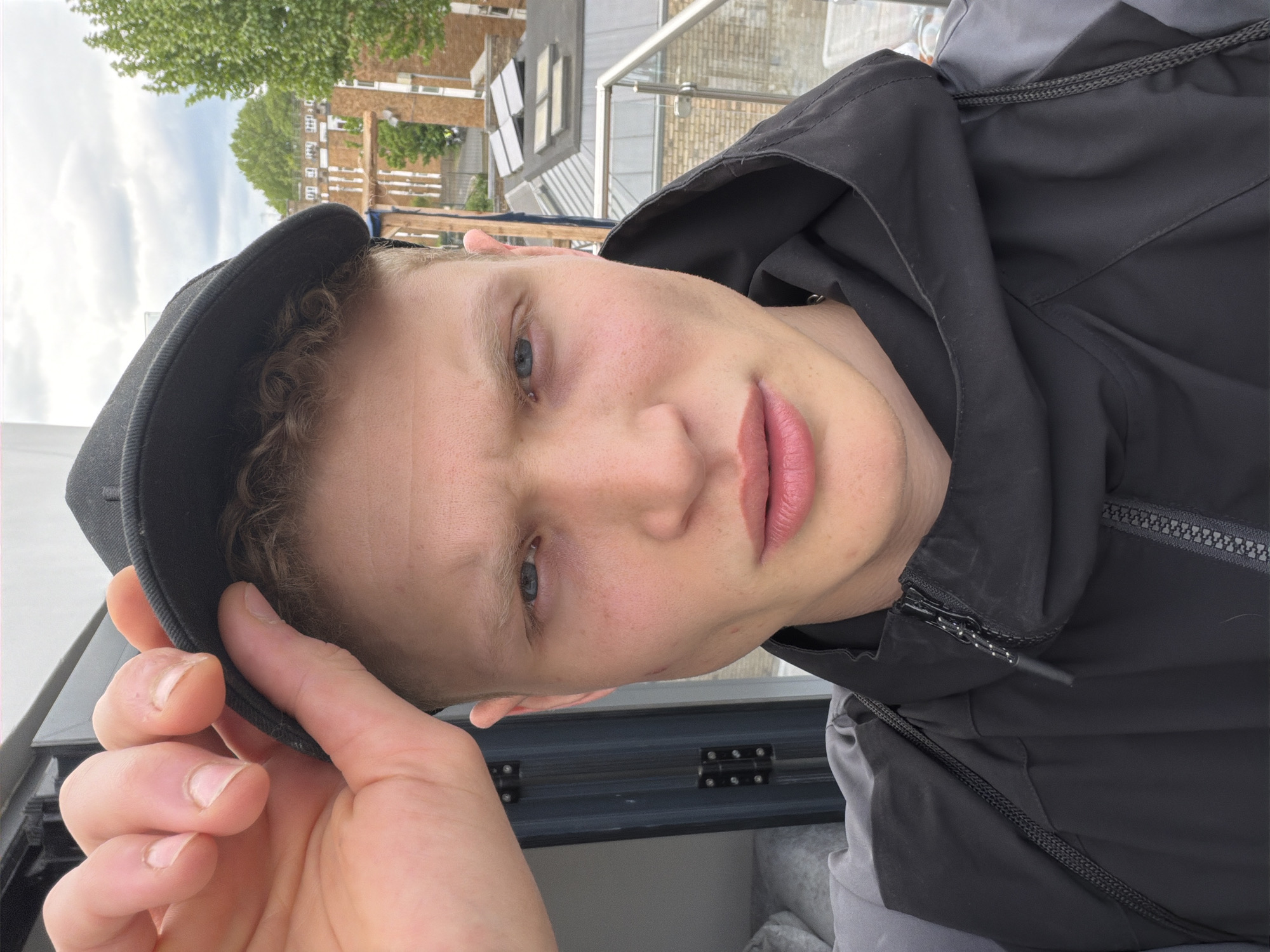 London resident takes series of selfies during afternoon photo session