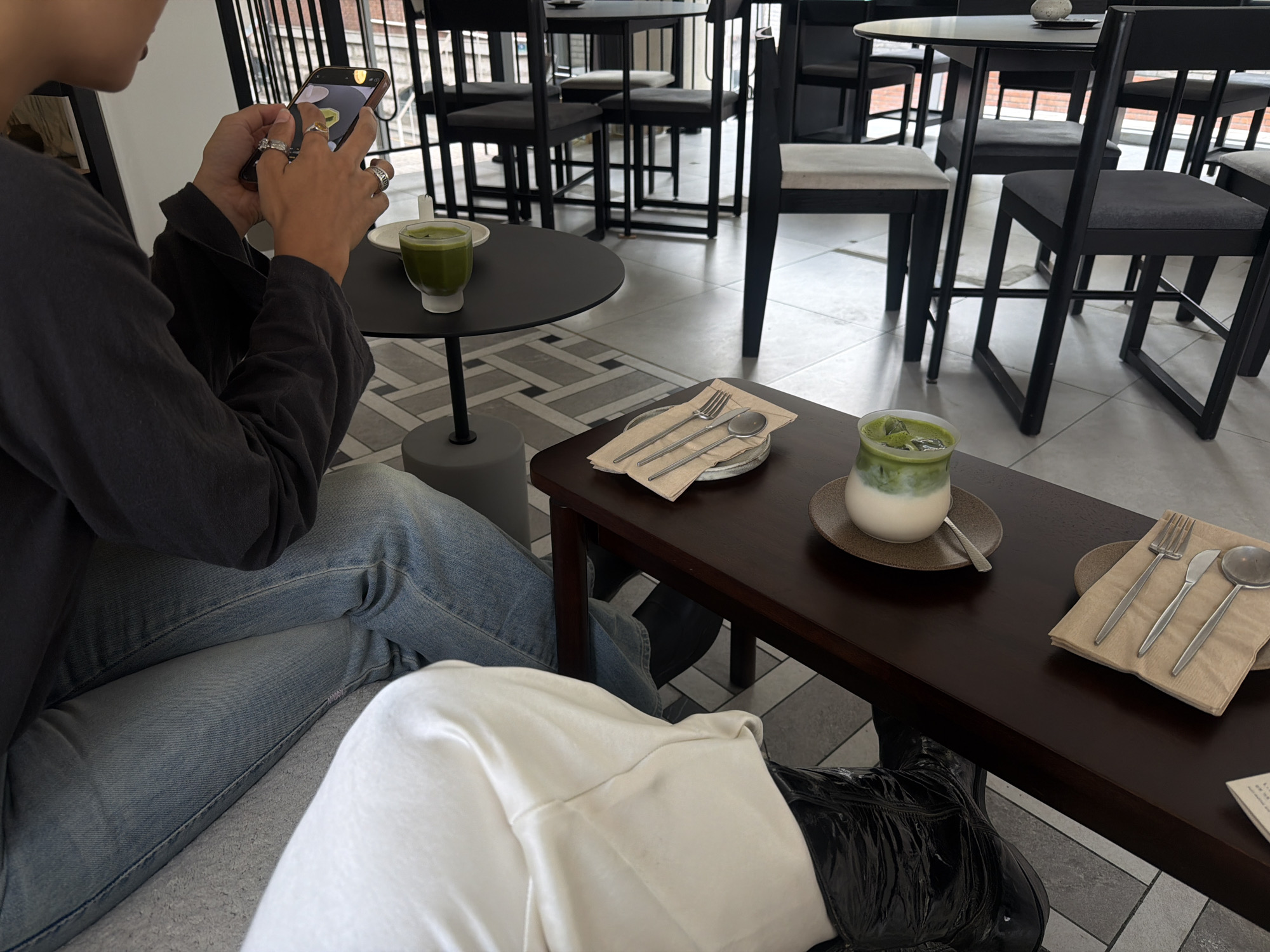 Early morning cafe scene captured in Seoul