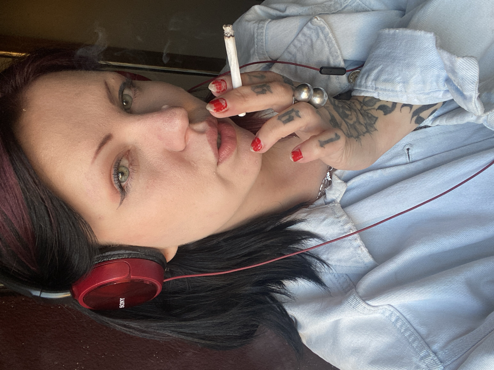 Woman smoking cigarettes captured in multiple Montenegro sightings