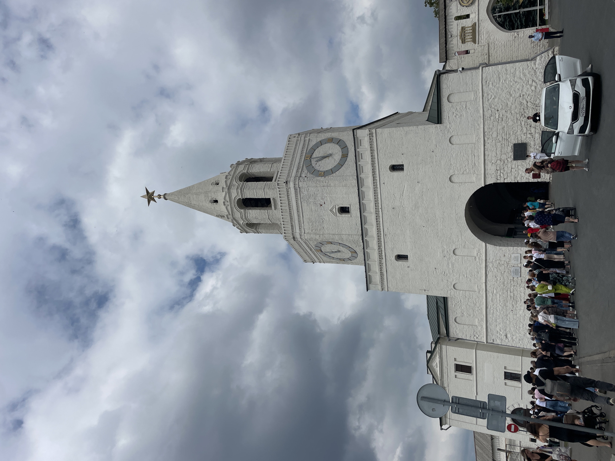 Morning tour of Kazan's historic landmarks documented