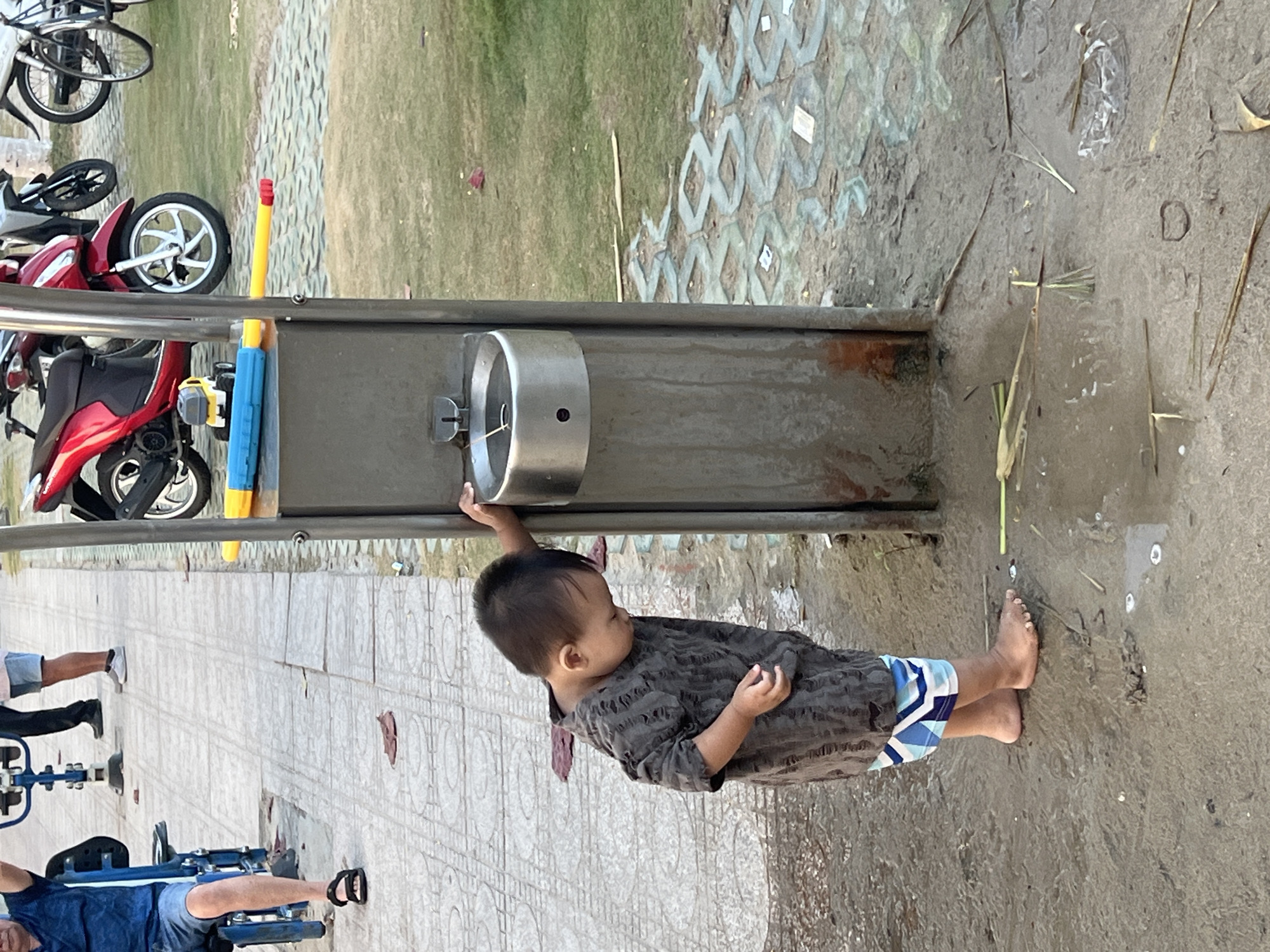 Daily life scenes documented across Nha Trang beaches and streets
