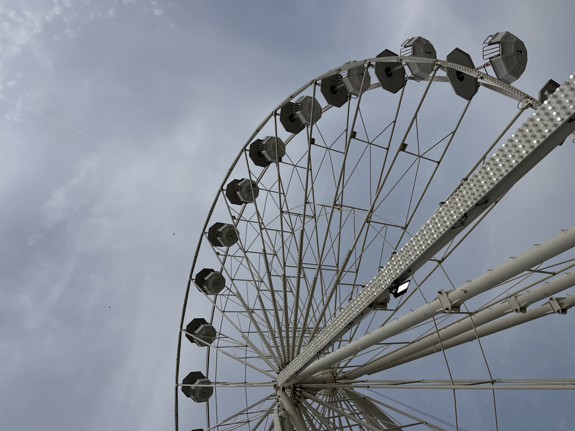 Spring carnival draws crowds to Plovdiv fairgrounds