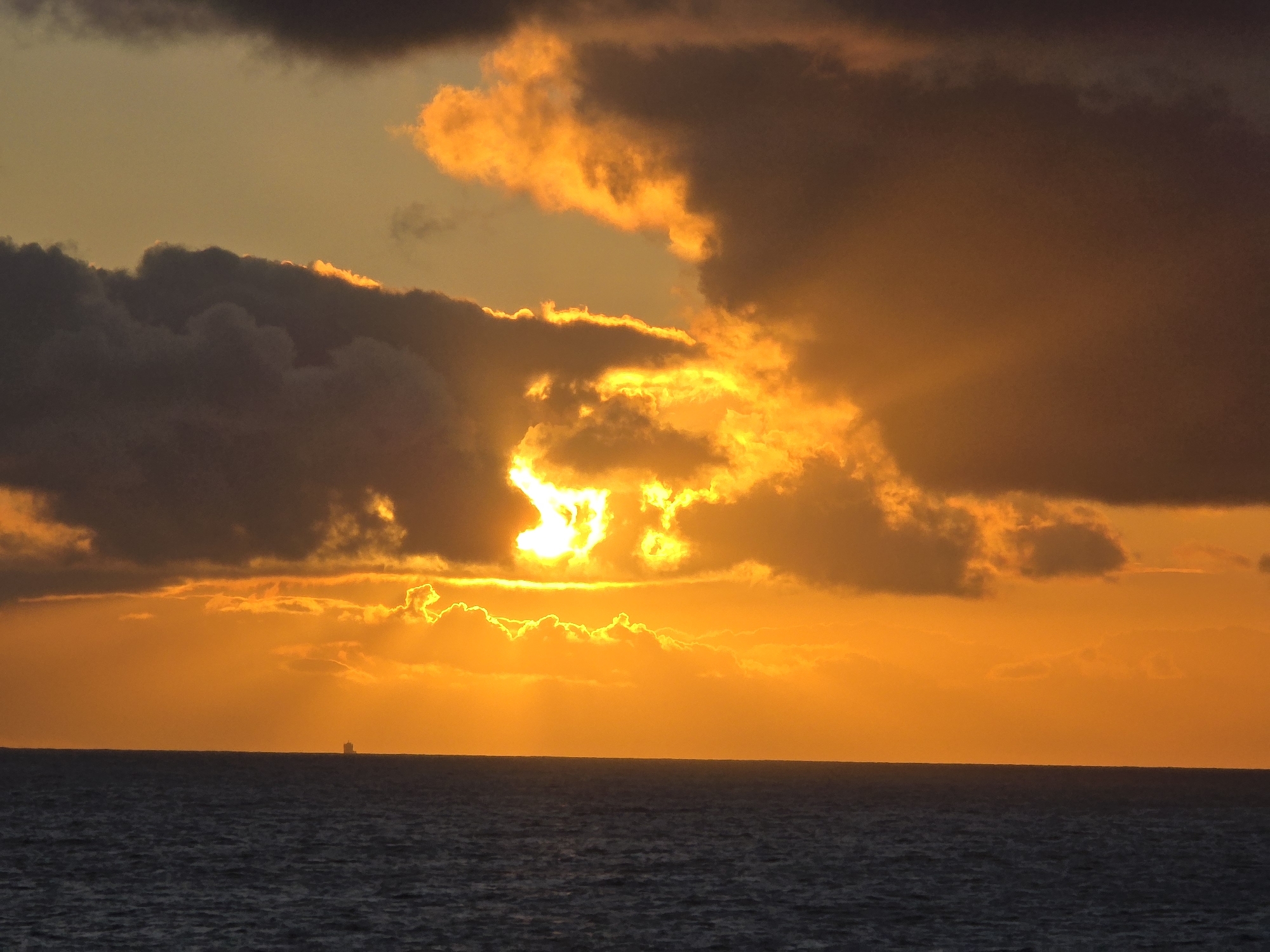 Sunset observed over Norwegian coastal waters May 5