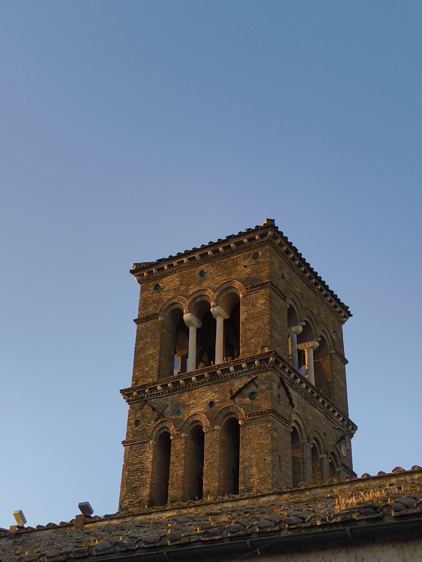 Evening stroll along Rome's Tiber River and Ponte Sisto