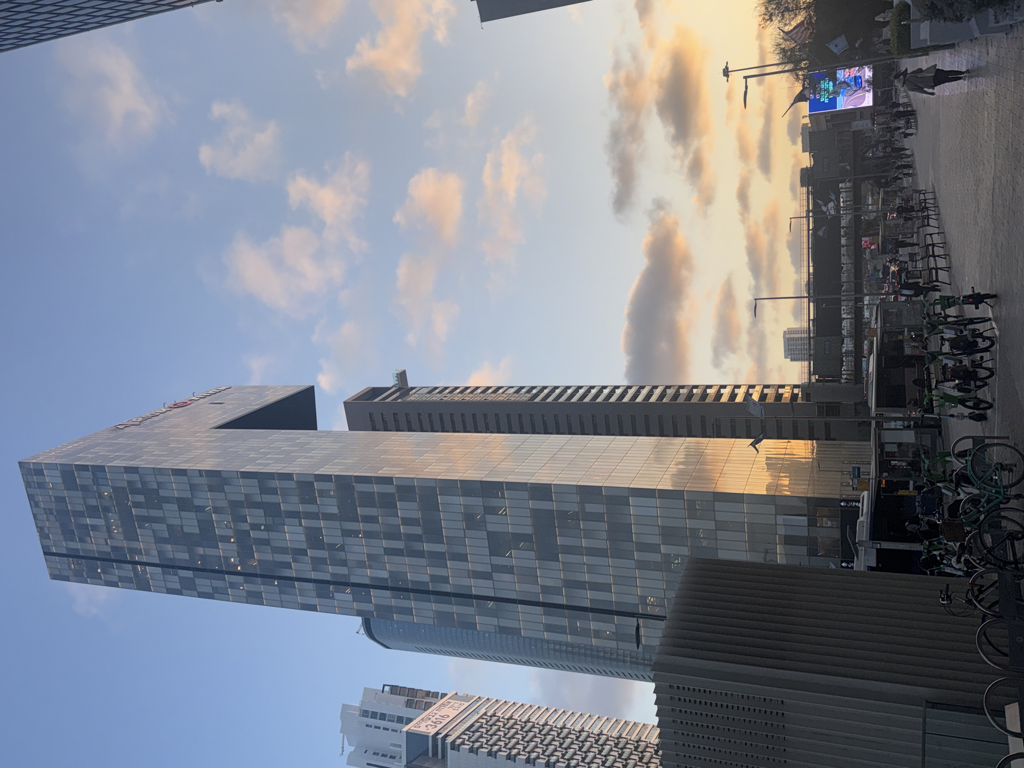 Golden hour illuminates Ramat Gan's modern skyline