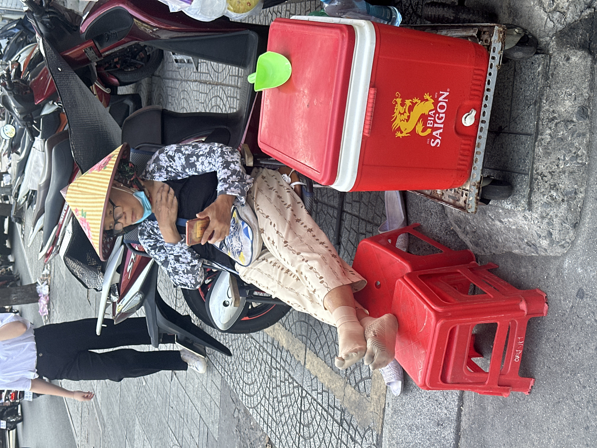 Morning street scenes captured in Thủ Đức commercial district