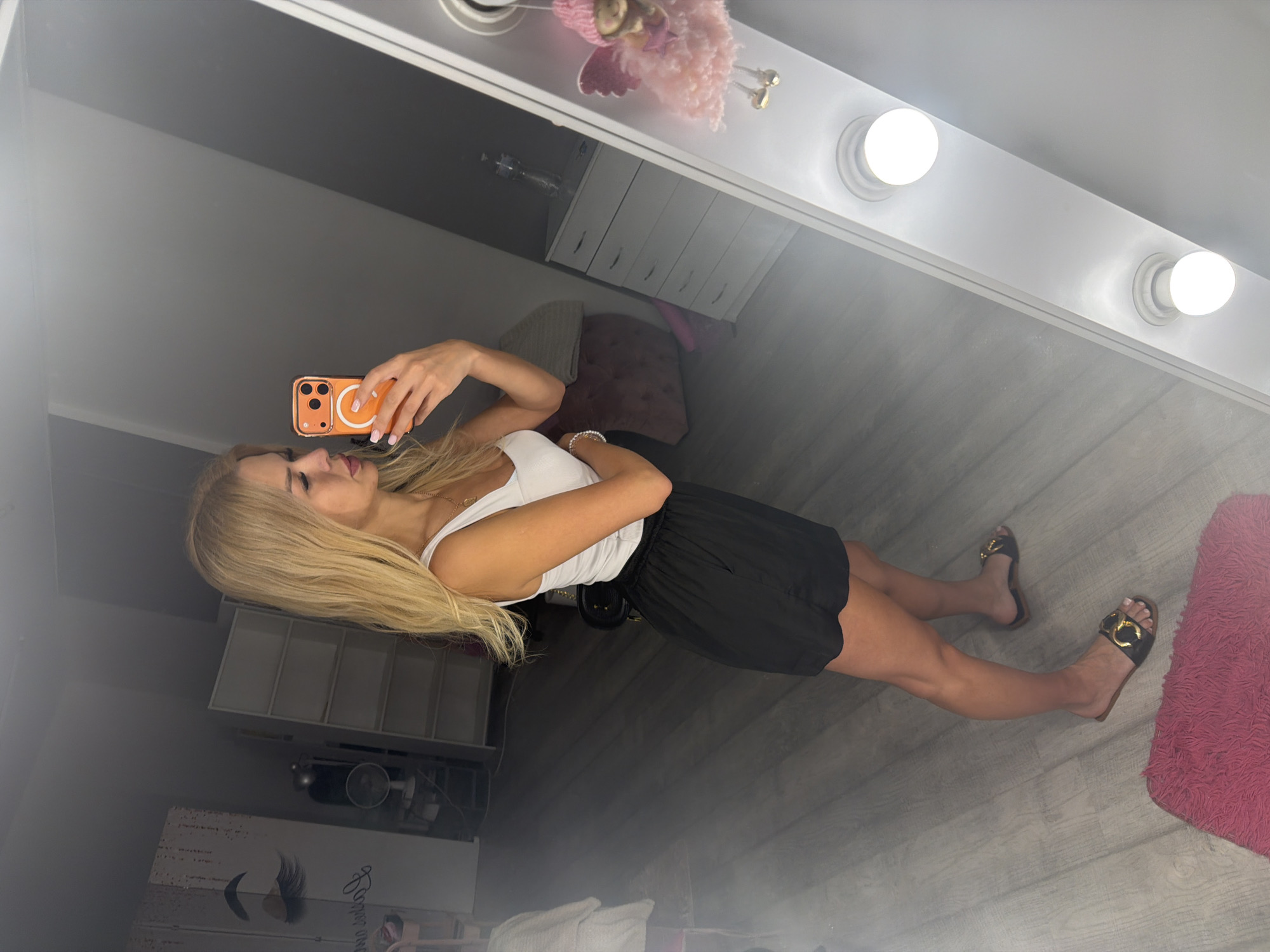 Mirror selfie session in a Kyiv dressing room