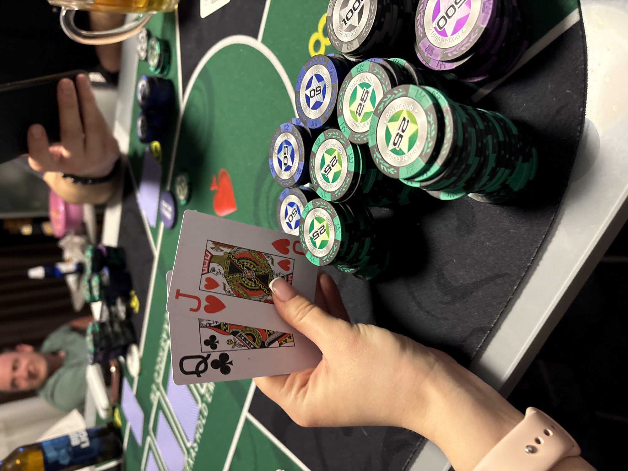 Indoor leisure moments captured in Krasnoyarsk: poker and roses