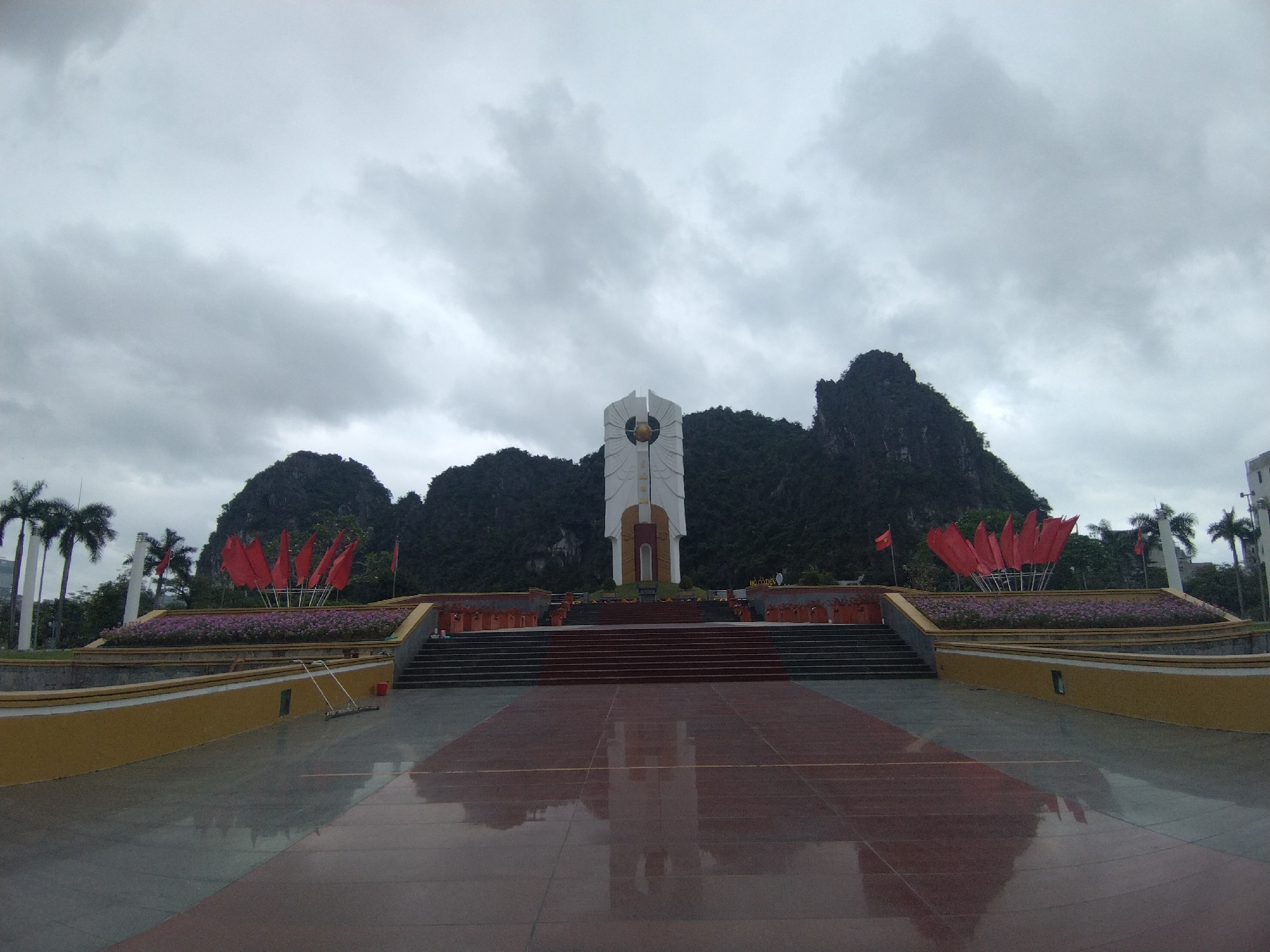 Memorial monument observed in Hong Gai Ward, Vietnam