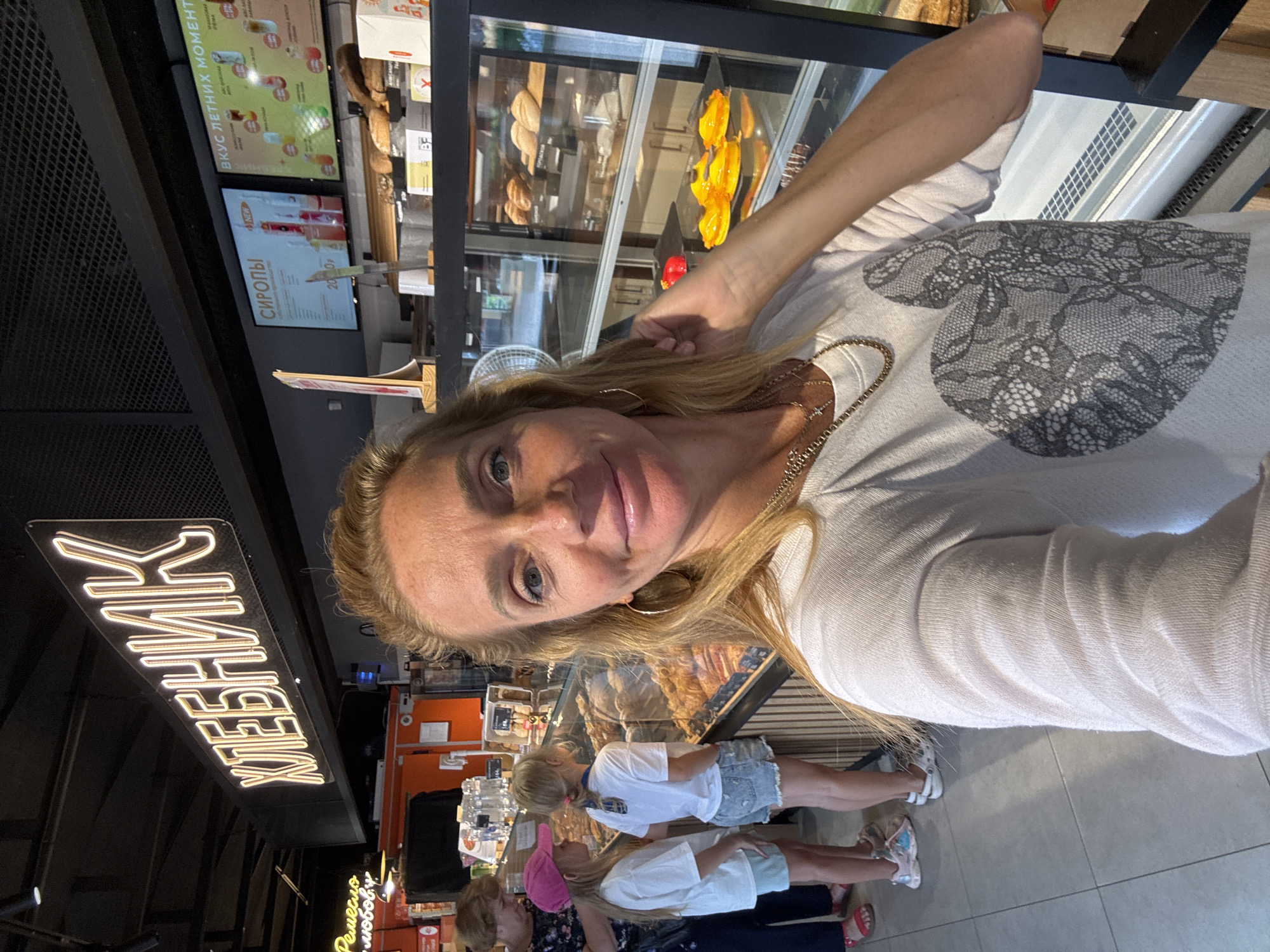 Café stop in Saint Petersburg, then a quirky roadside detour in Losevo