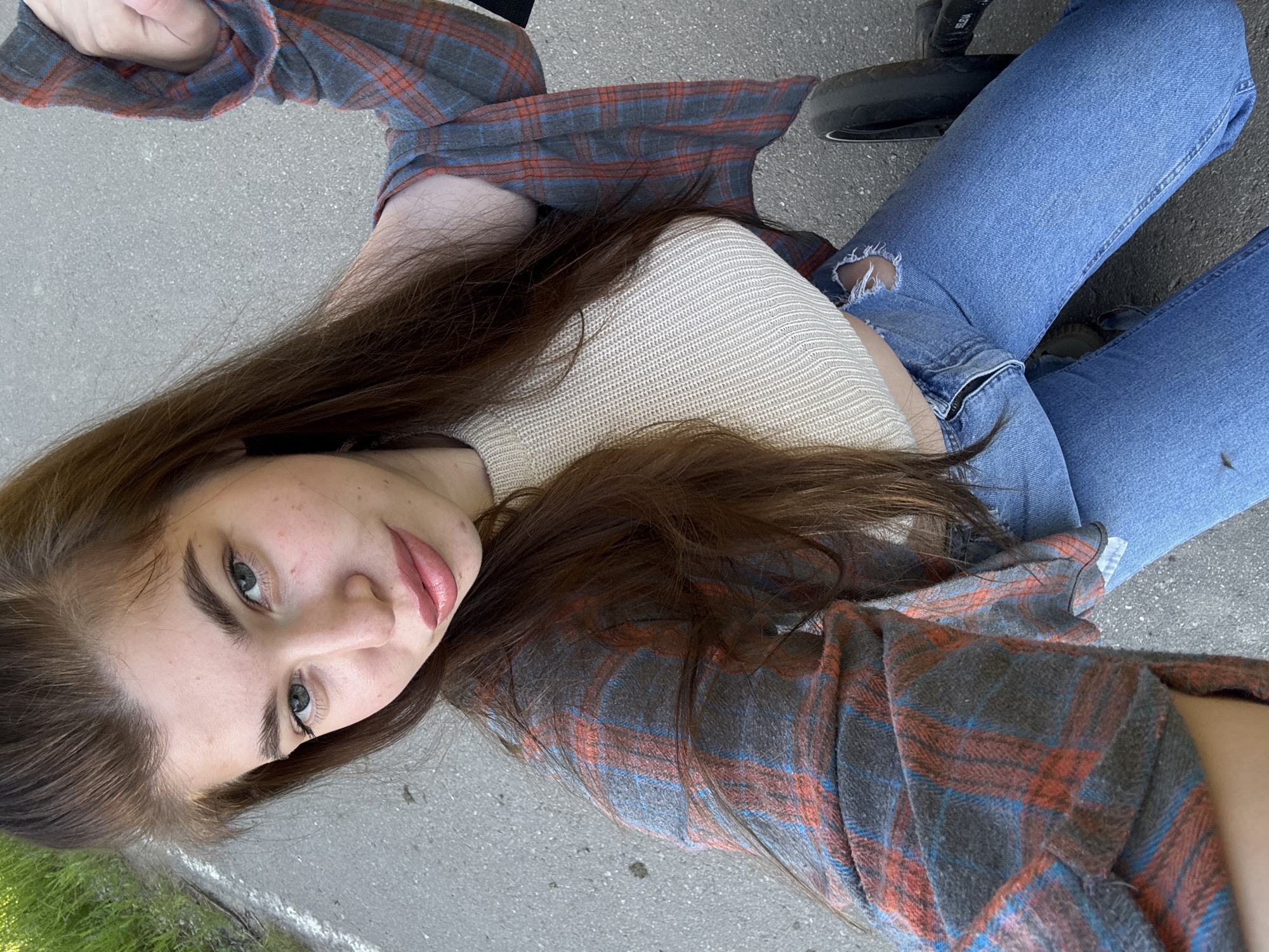 Woman documents afternoon in Meschyory with selfies, stroller walk