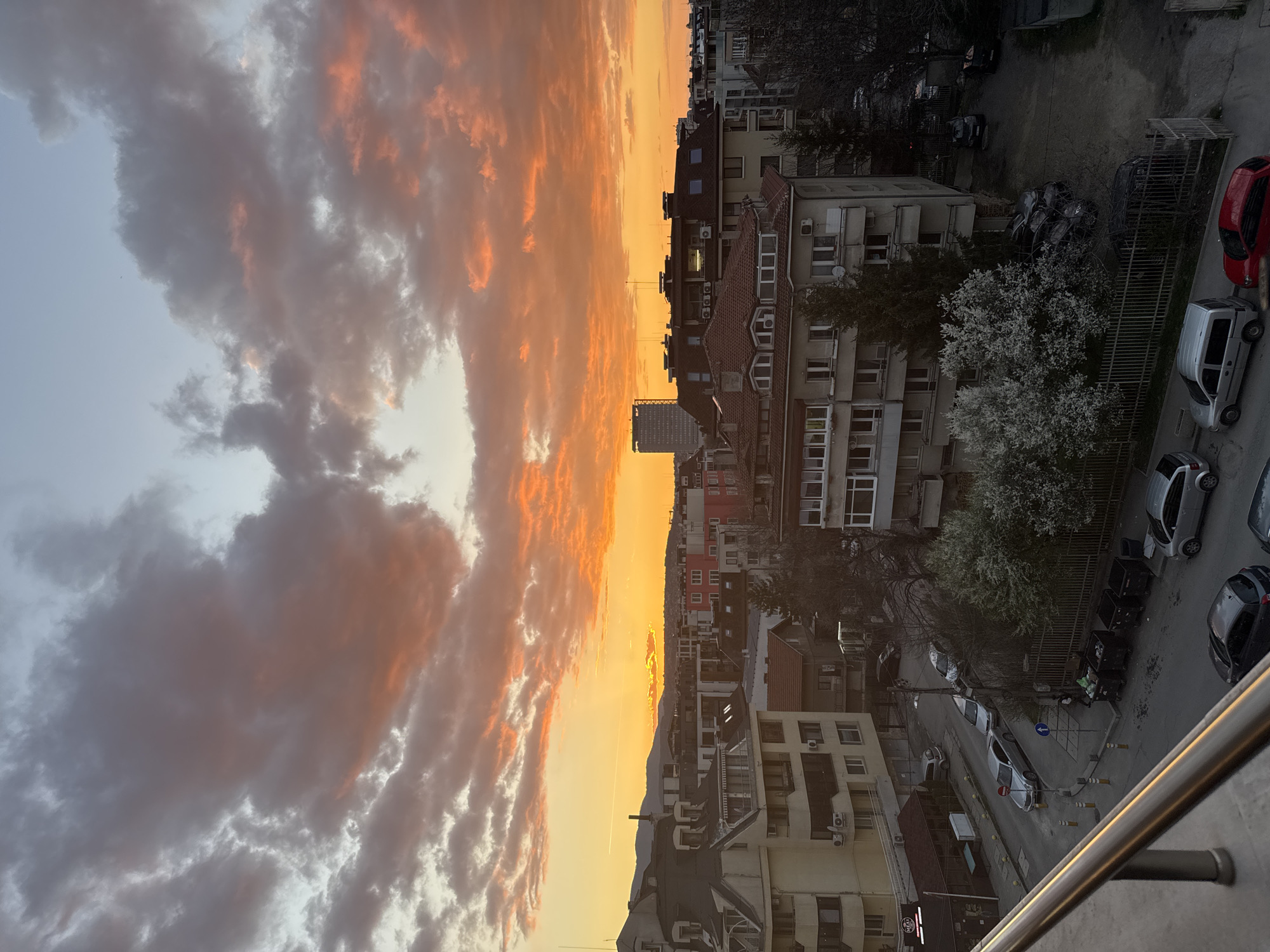 Sofia resident captures sunset birthday celebration from balcony