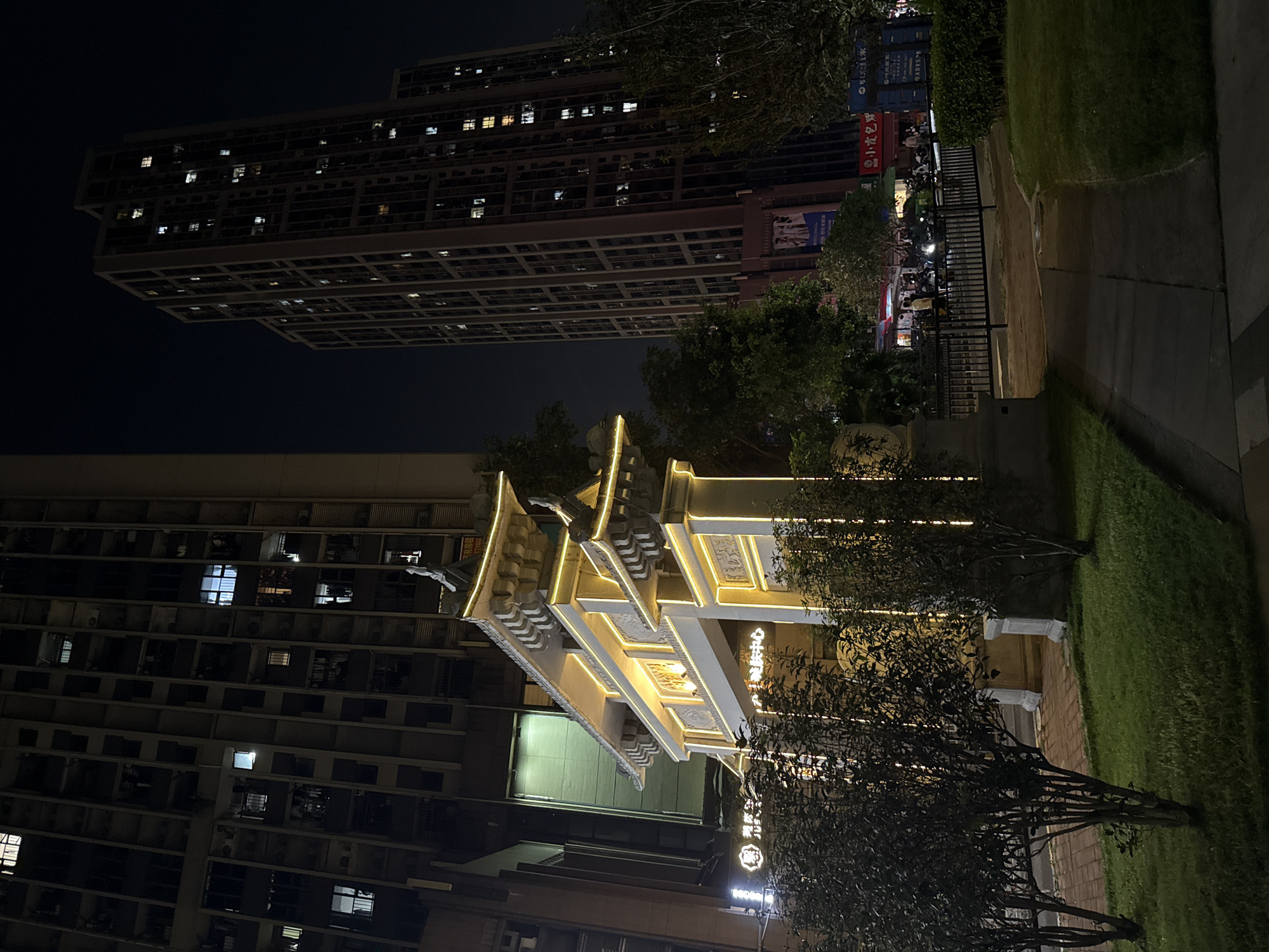 Nighttime urban documentation captures Haizhu District street scenes