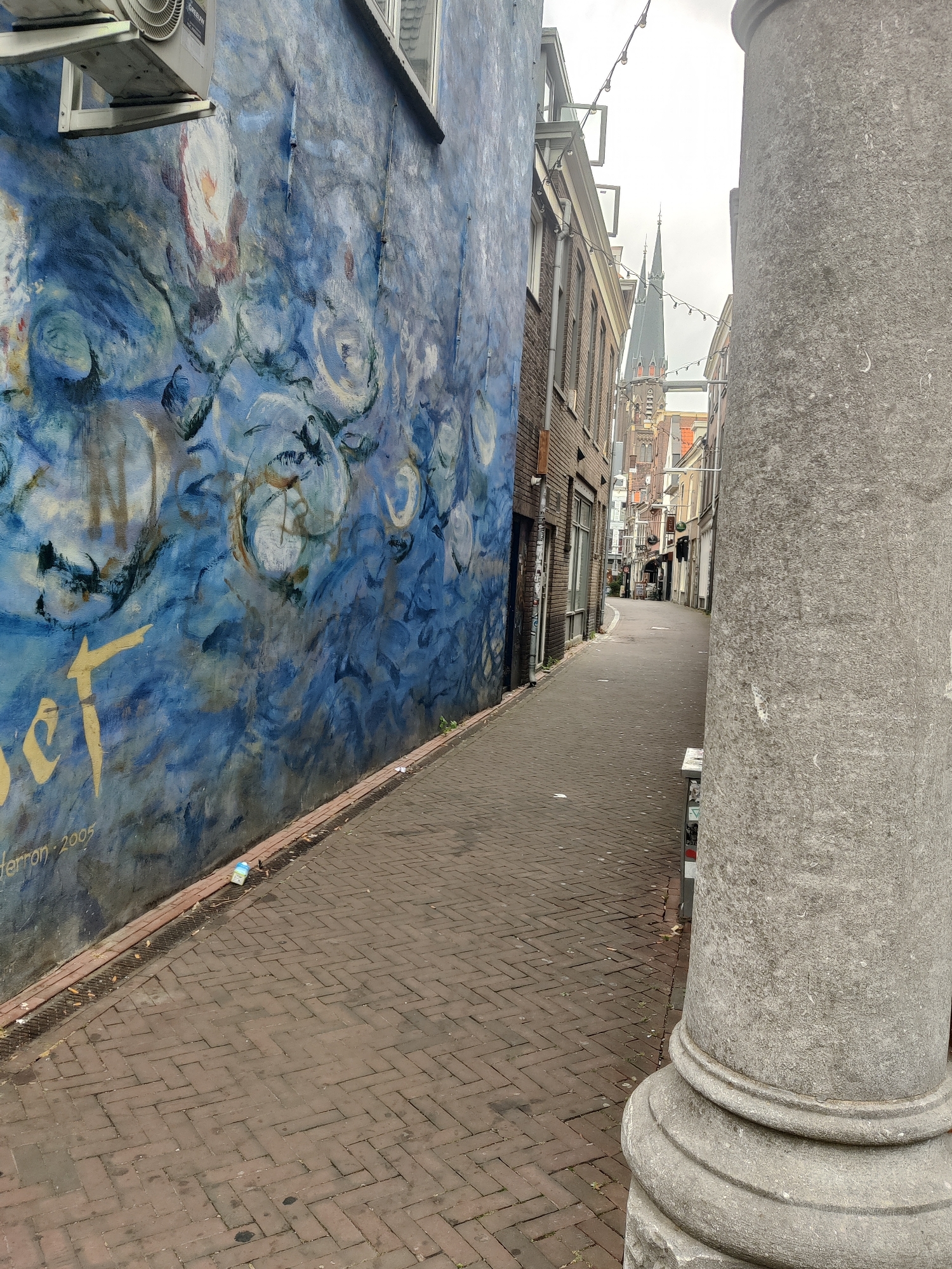 Afternoon loop through Delft's Markt and historic canal streets