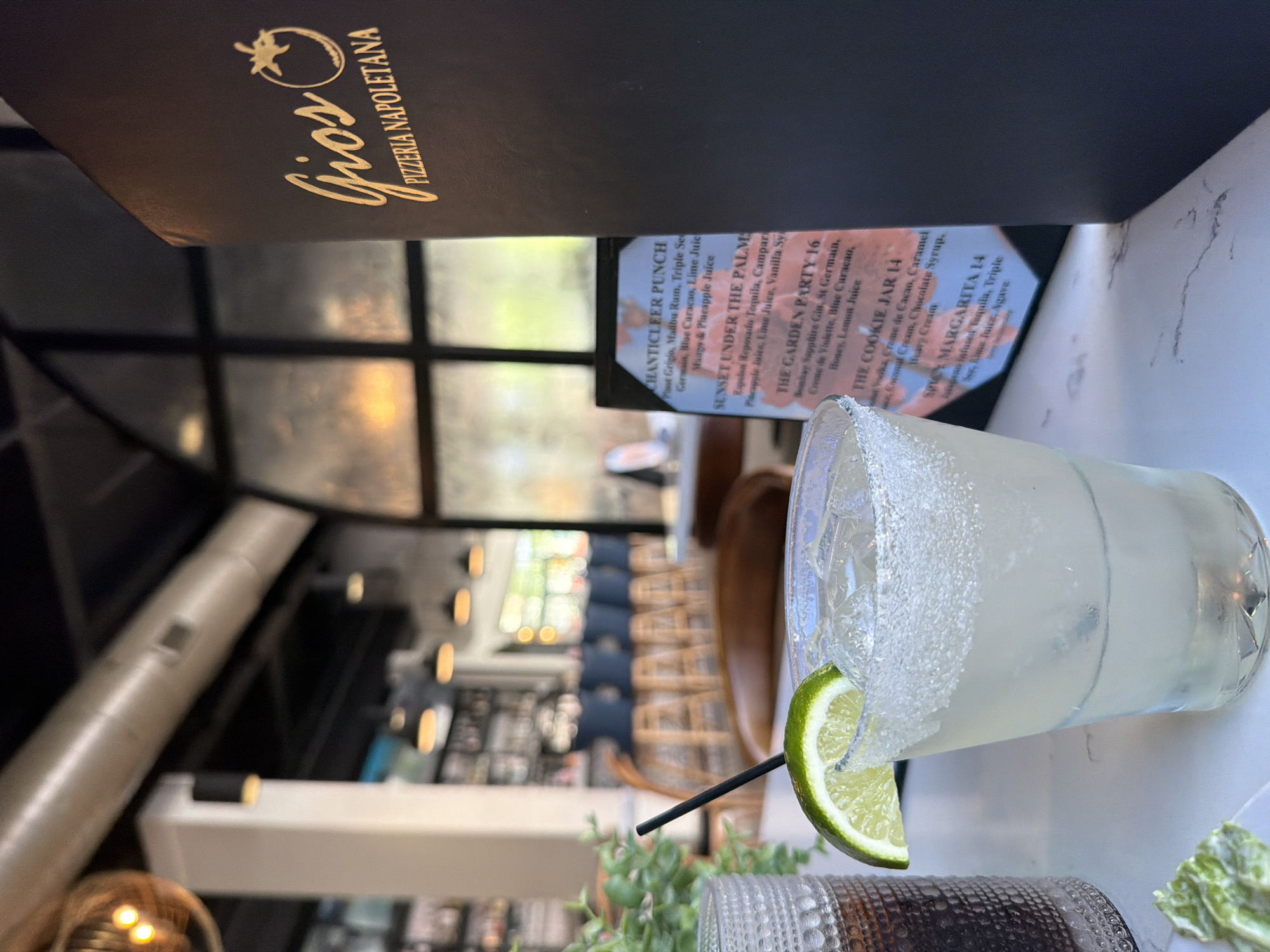 Diner captures spicy margarita, restaurant interior at Myrtle Beach pizzeria